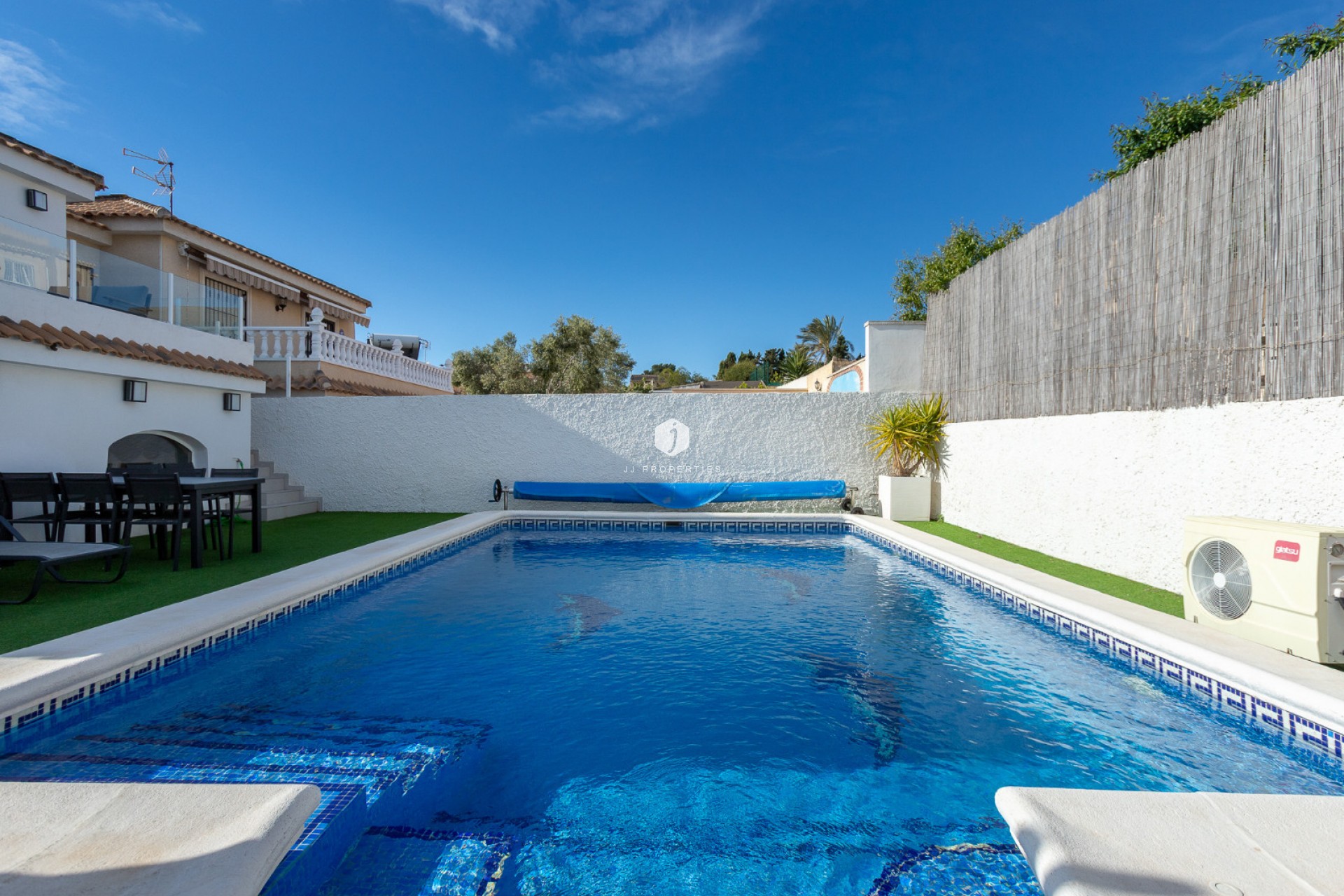 Aus zweiter Hand - Villa -
Los Balcones - Costa Blanca