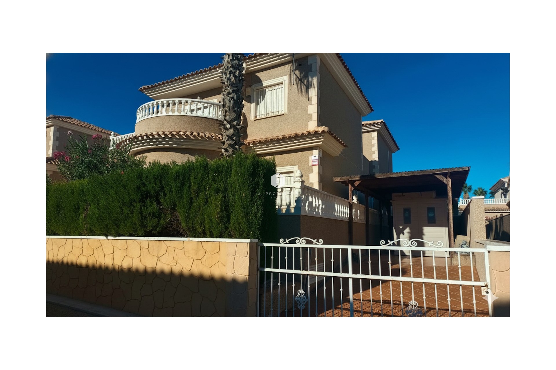 Aus zweiter Hand - Villa -
Los Balcones - Costa Blanca