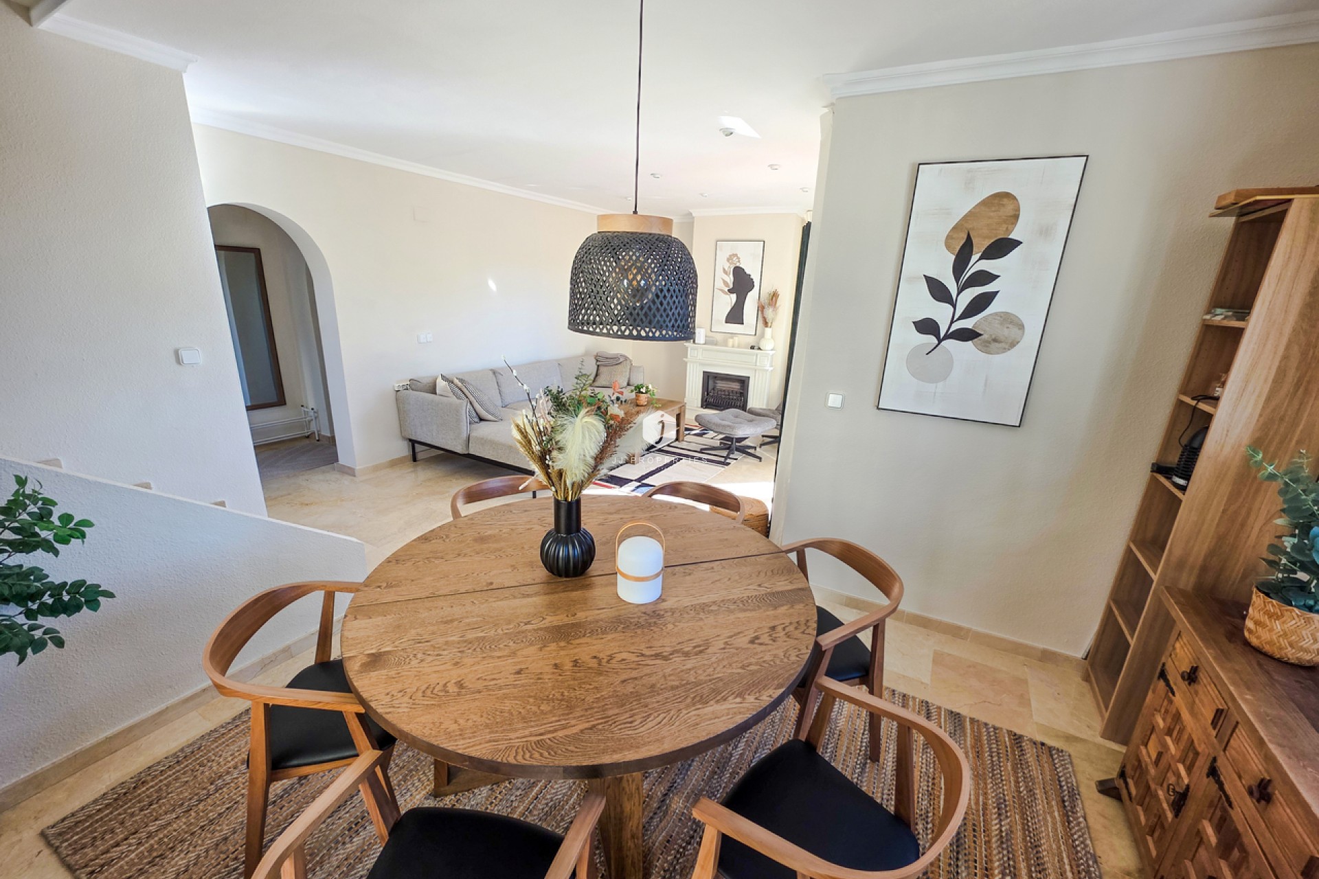 Aus zweiter Hand - Villa -
Los Dolses - Inland