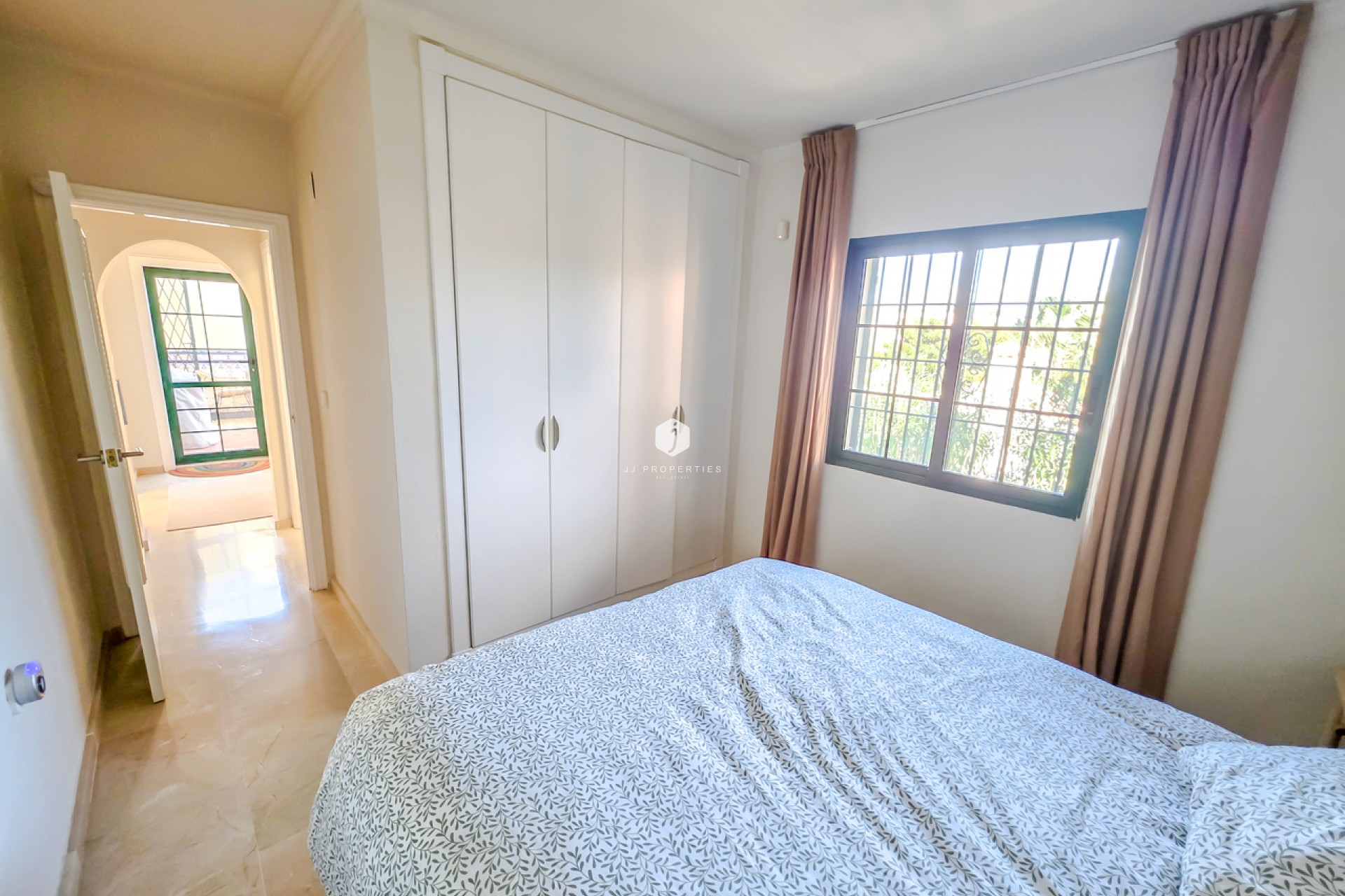 Aus zweiter Hand - Villa -
Los Dolses - Inland