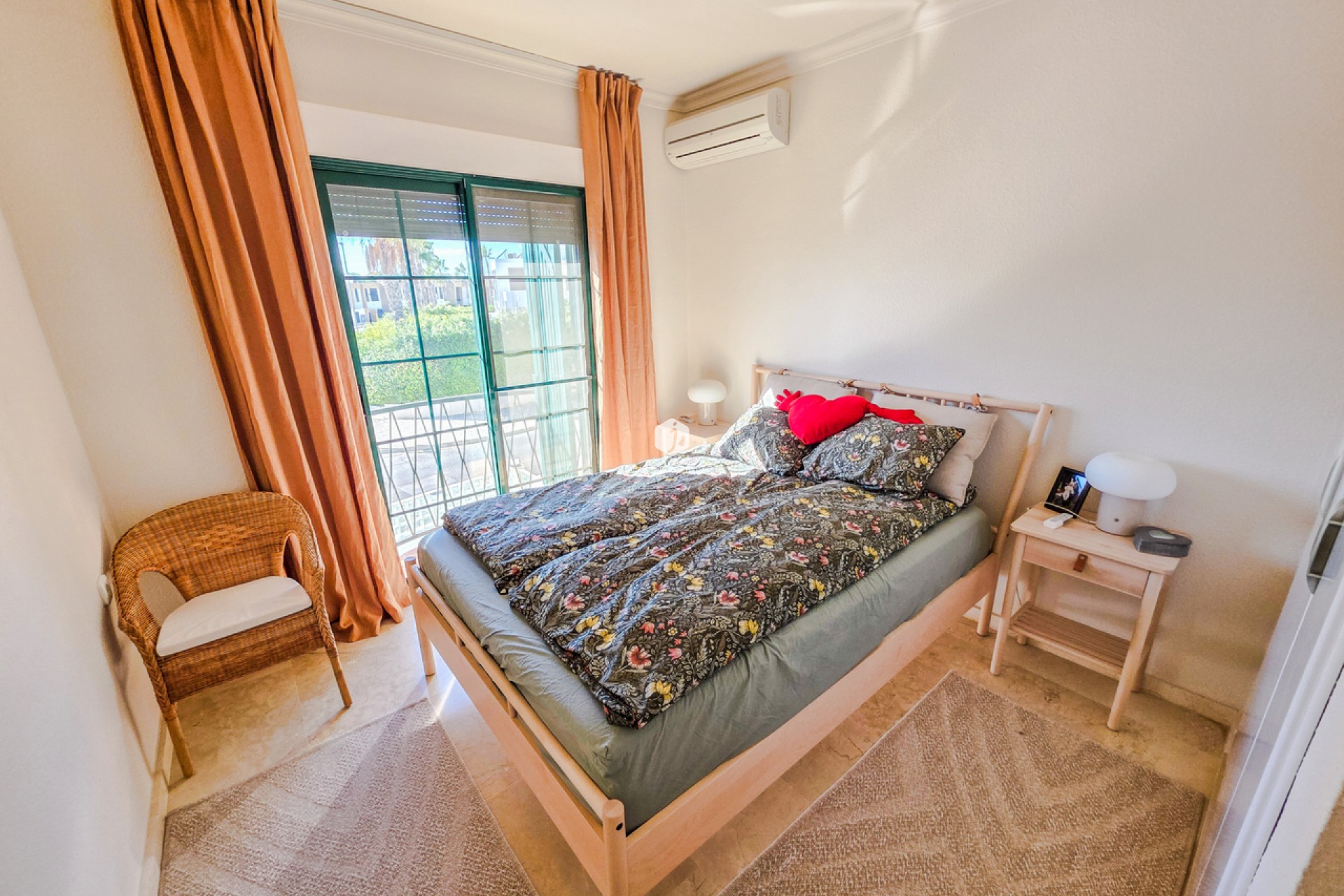 Aus zweiter Hand - Villa -
Los Dolses - Inland