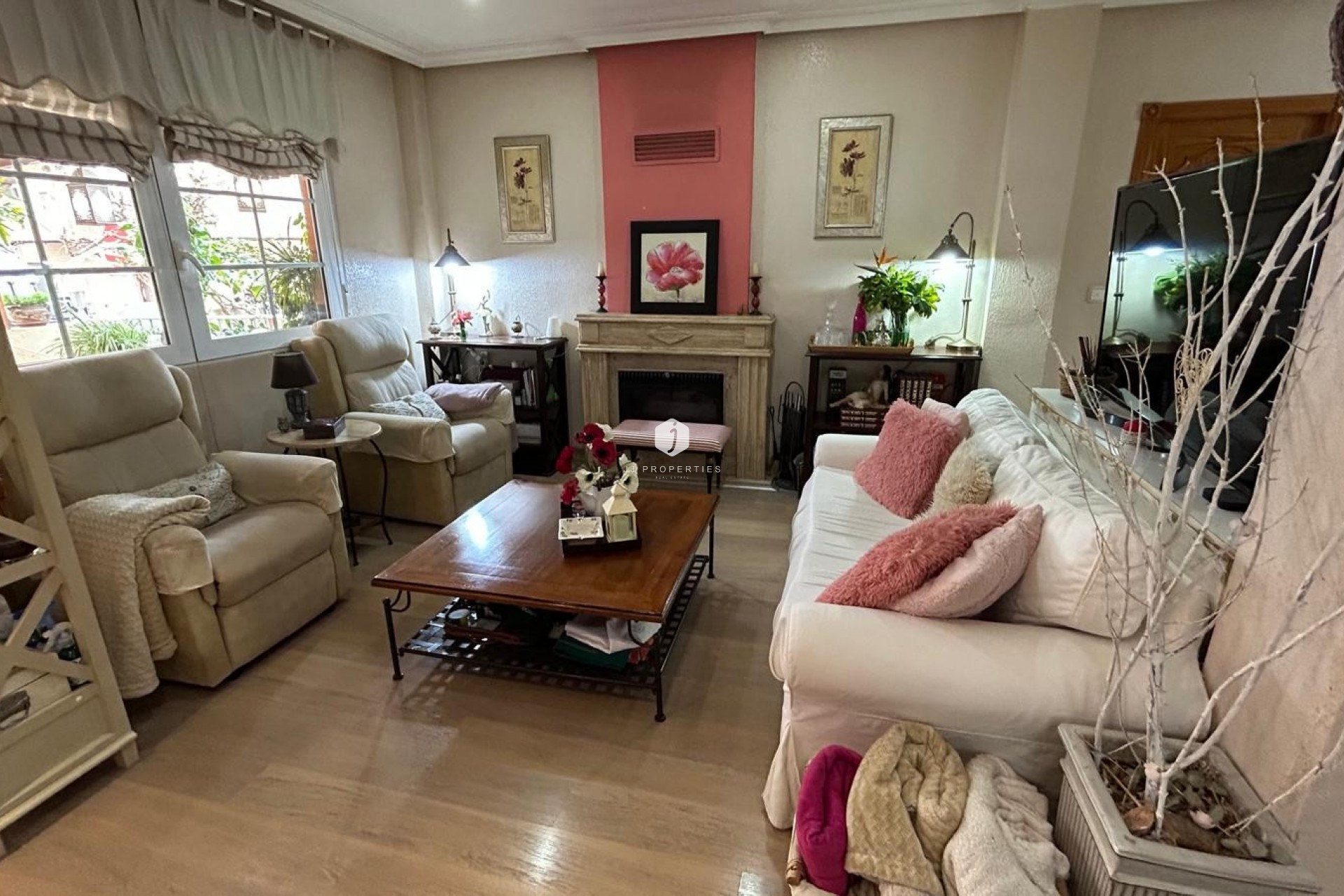 Aus zweiter Hand - Villa -
Los Montesinos - Costa Blanca