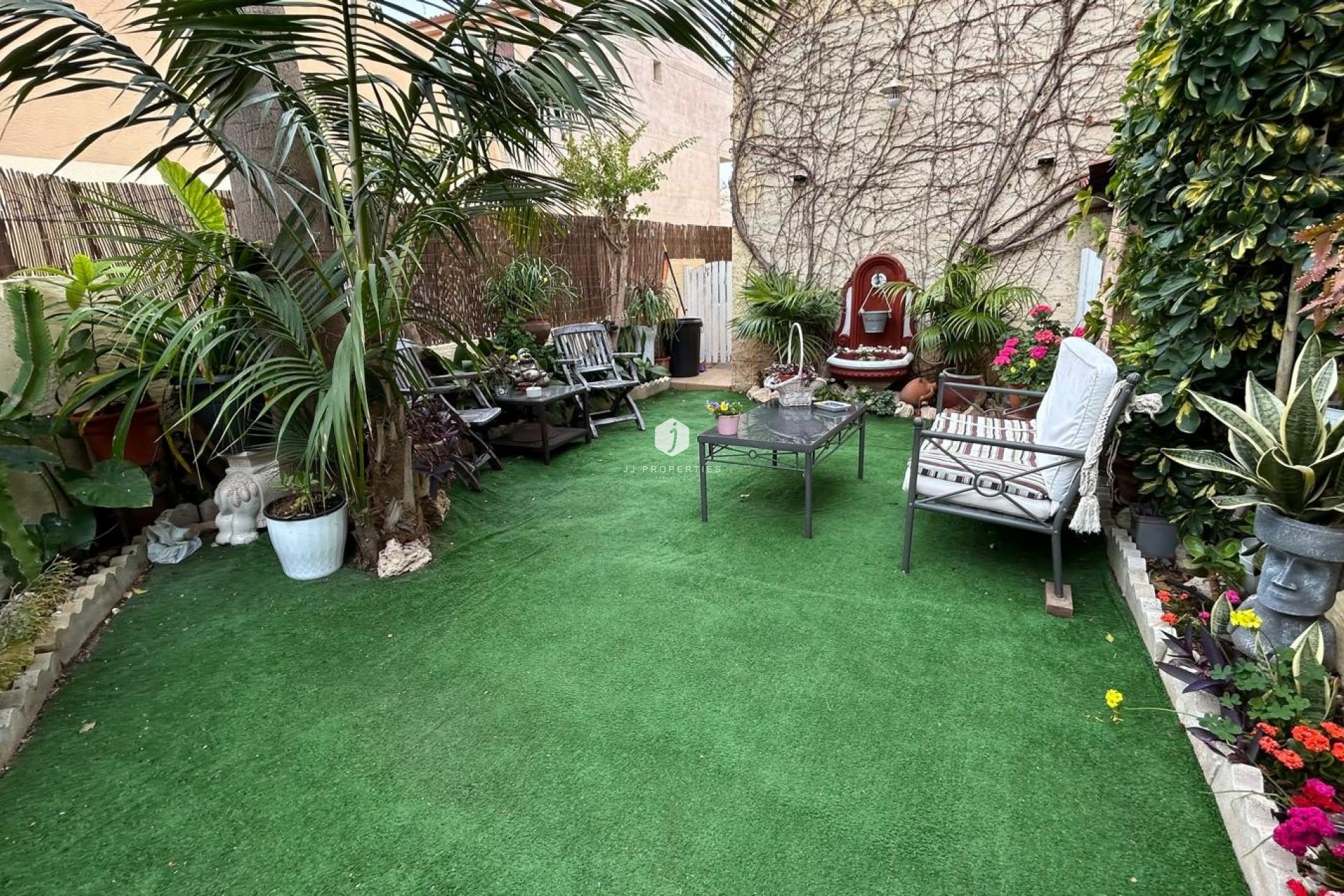 Aus zweiter Hand - Villa -
Los Montesinos - Costa Blanca