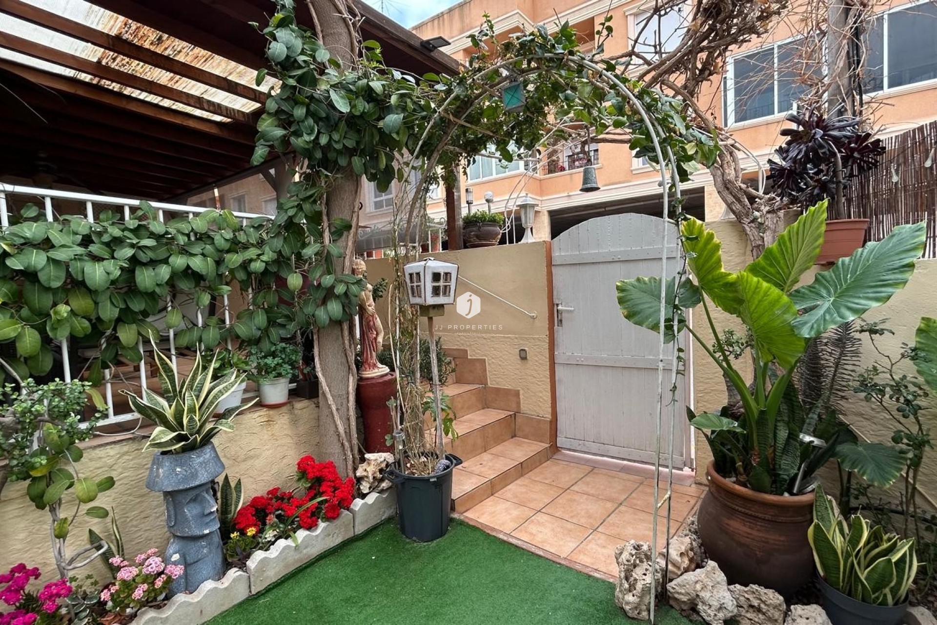 Aus zweiter Hand - Villa -
Los Montesinos - Costa Blanca