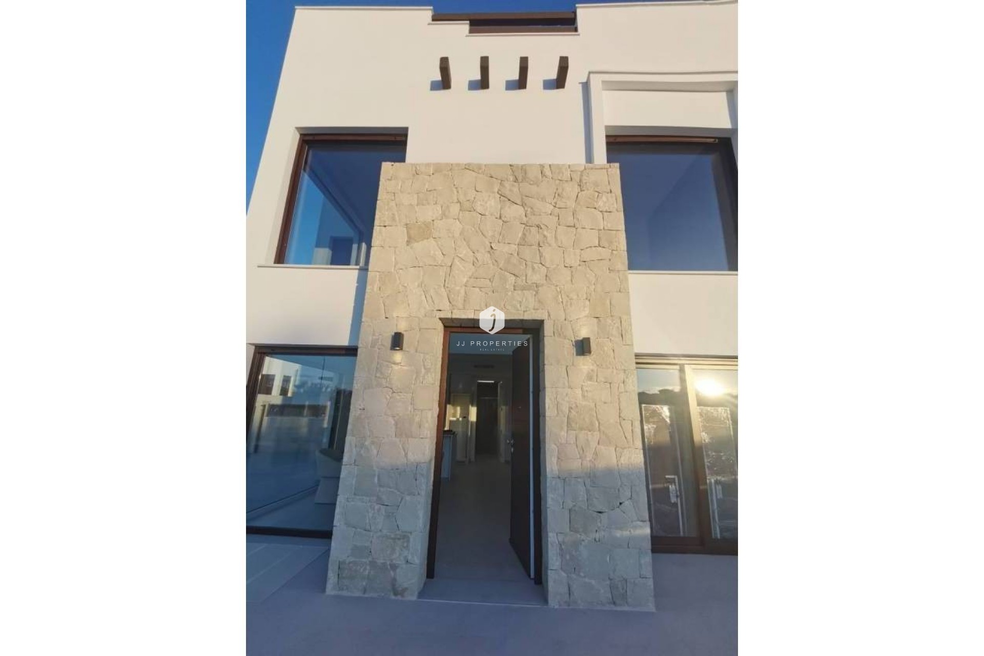 Aus zweiter Hand - Villa -
Los Montesinos - Costa Blanca