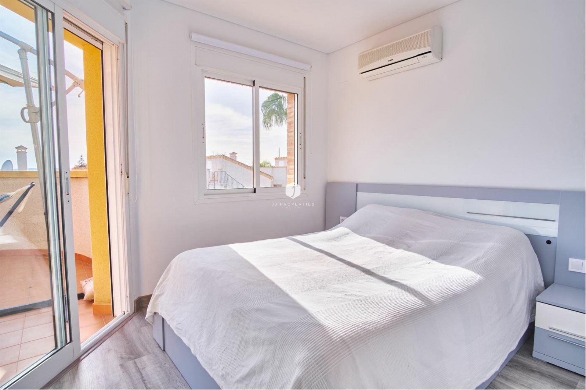 Aus zweiter Hand - Villa -
Los Montesinos - Costa Blanca