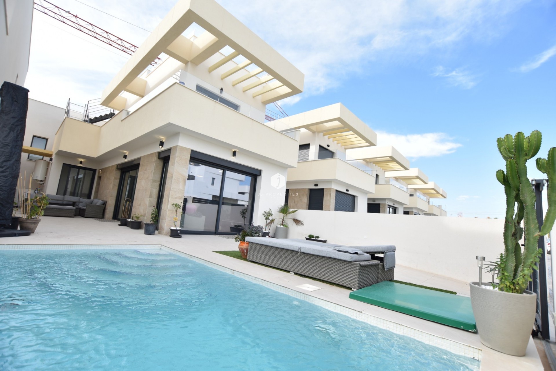 Aus zweiter Hand - Villa -
Los Montesinos - Costa Blanca