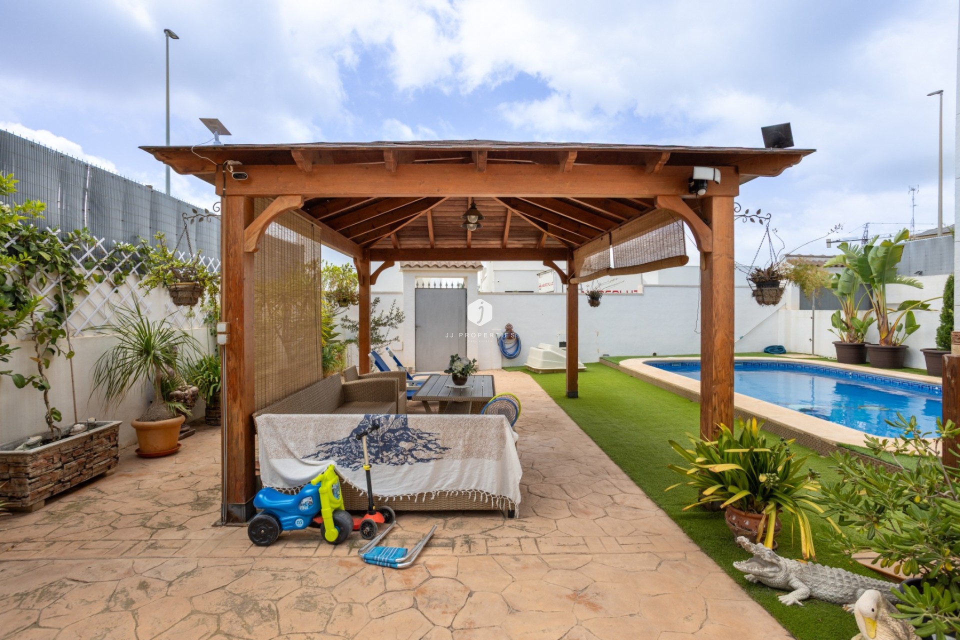 Aus zweiter Hand - Villa -
Los Montesinos - Costa Blanca