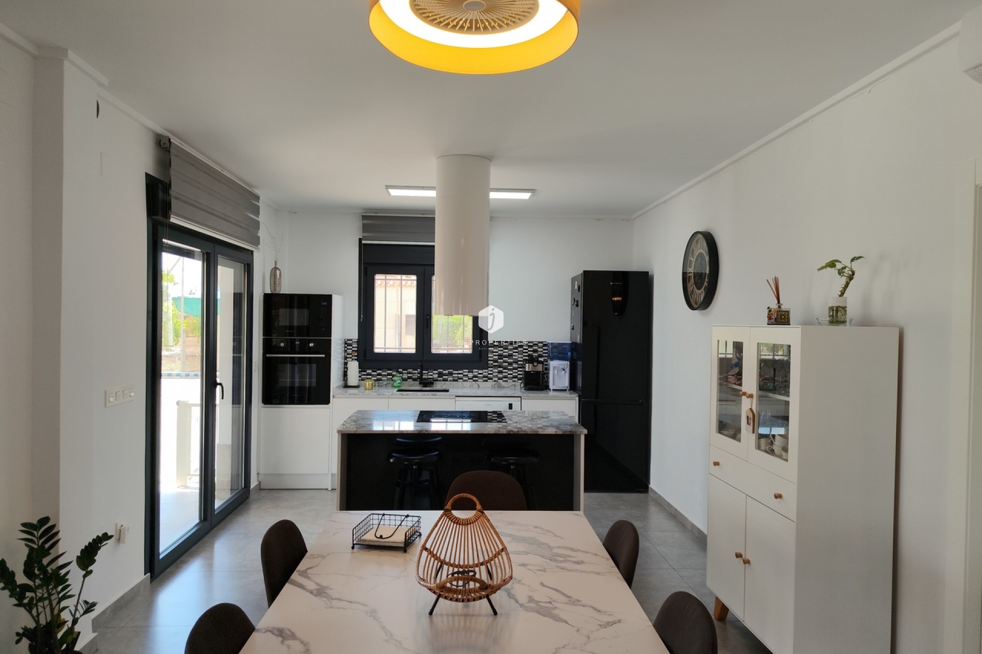 Aus zweiter Hand - Villa -
Los Montesinos - Costa Blanca