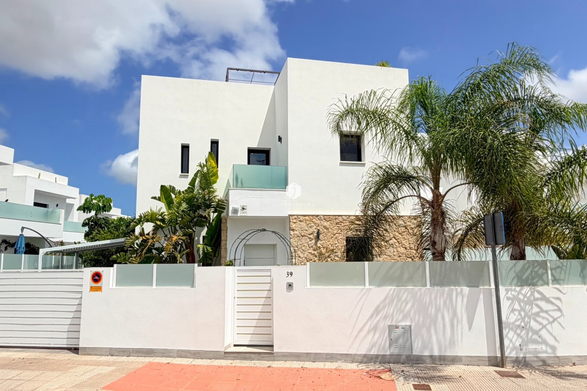Aus zweiter Hand - Villa -
Los Montesinos - Costa Blanca