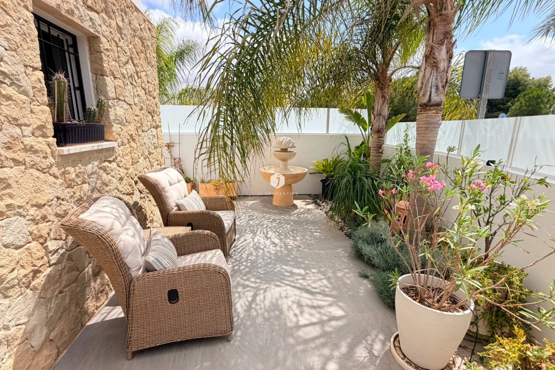 Aus zweiter Hand - Villa -
Los Montesinos - Costa Blanca