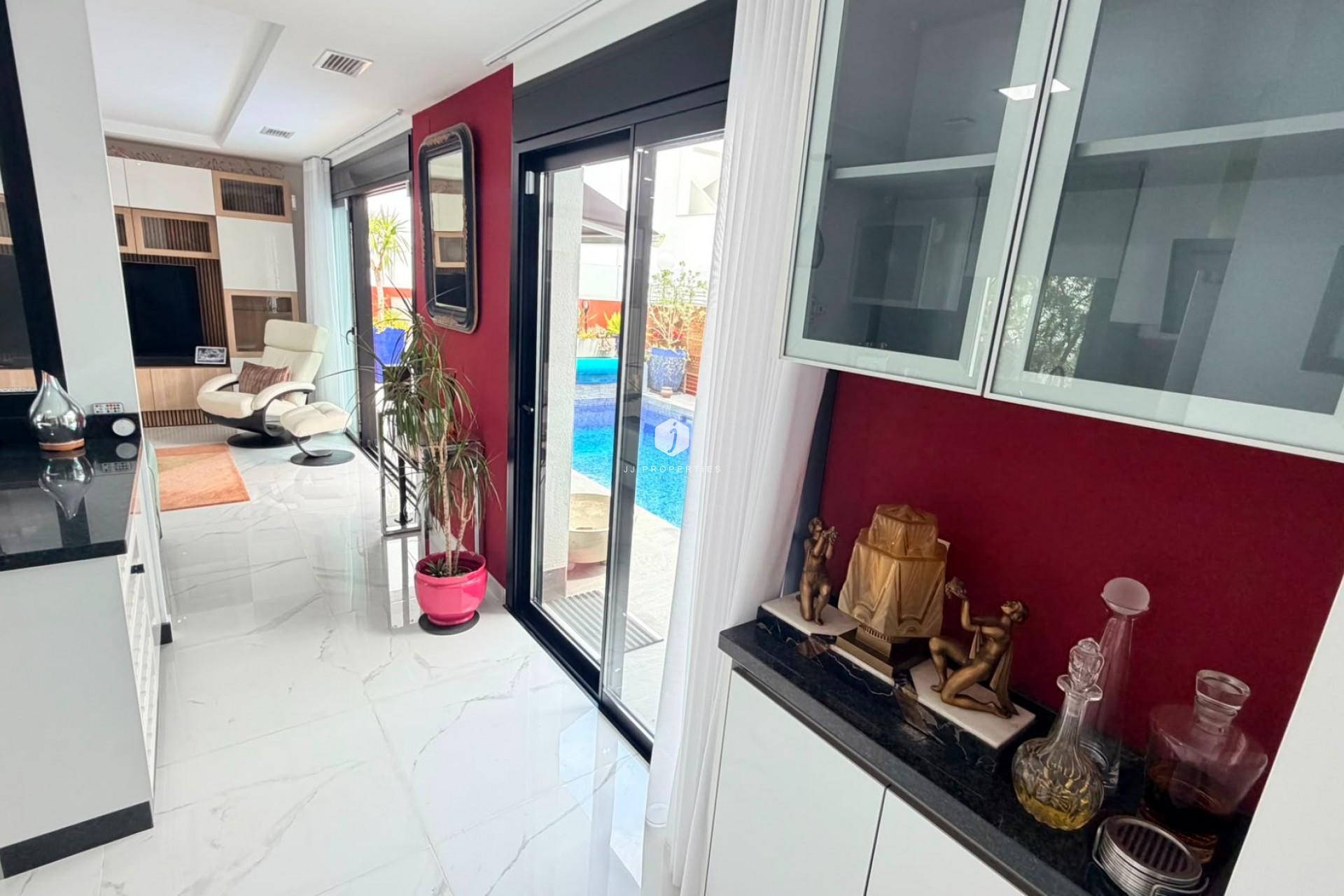 Aus zweiter Hand - Villa -
Los Montesinos - Costa Blanca