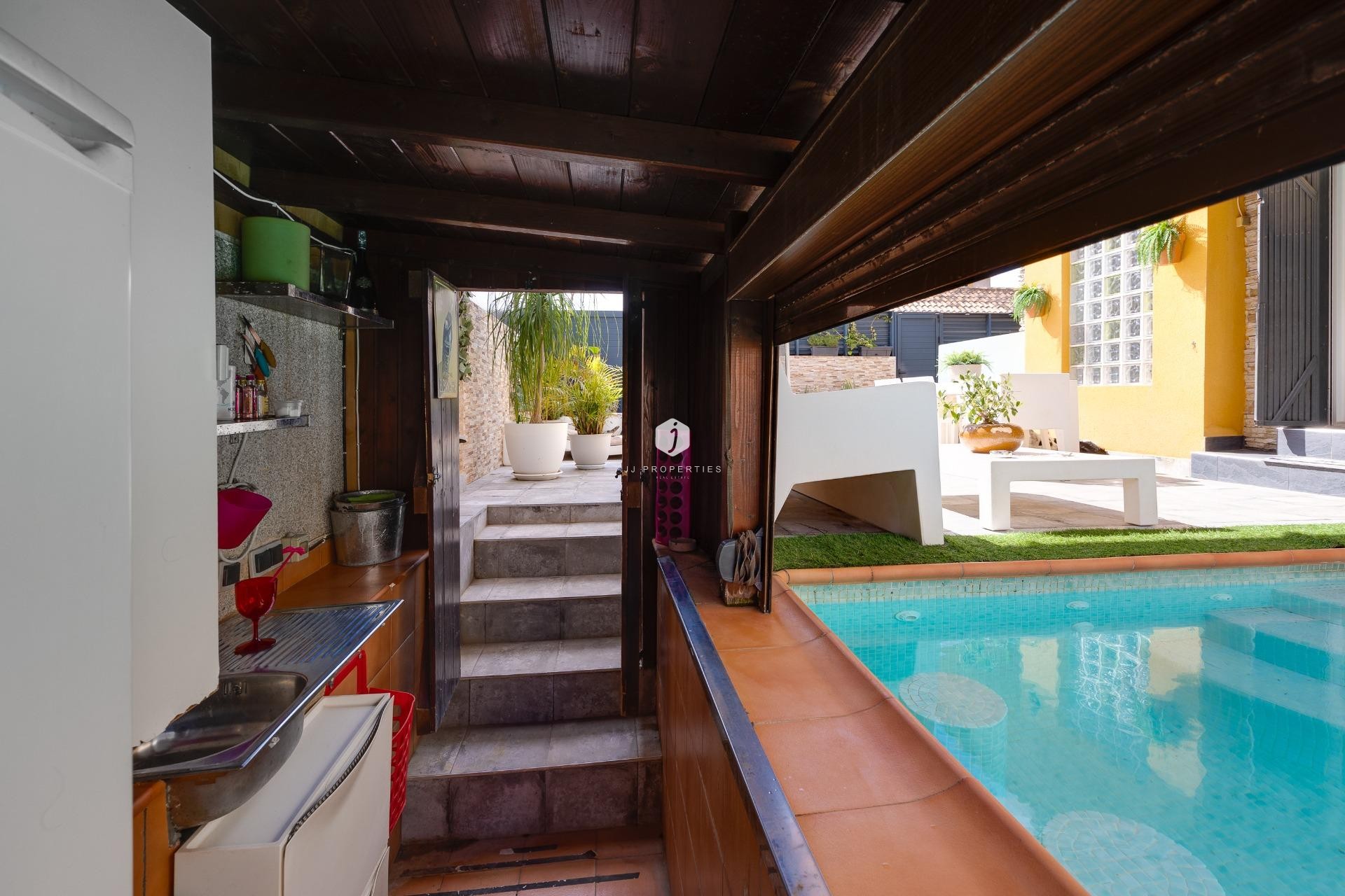 Aus zweiter Hand - Villa -
Los Montesinos - La herrada