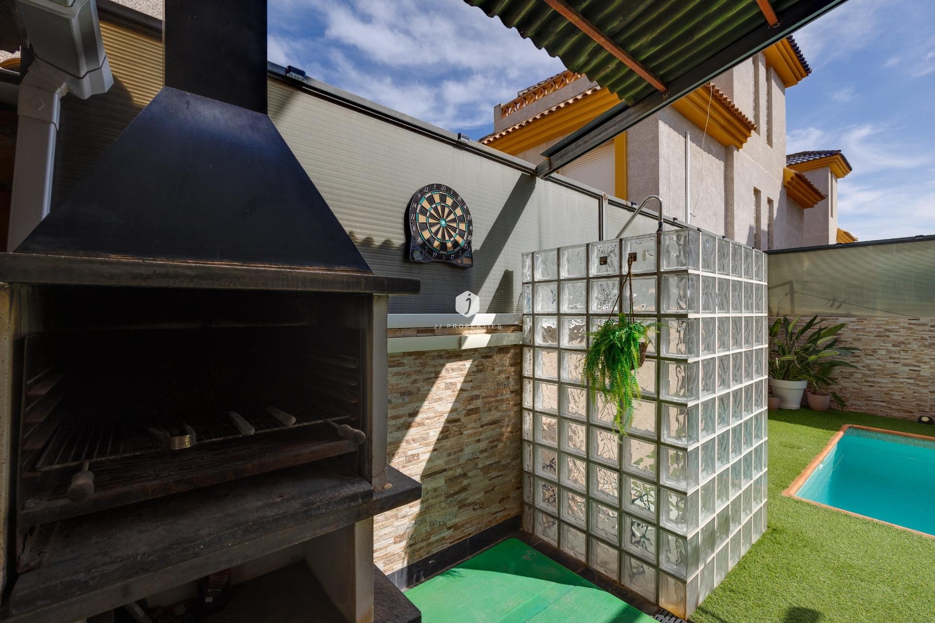 Aus zweiter Hand - Villa -
Los Montesinos - La herrada