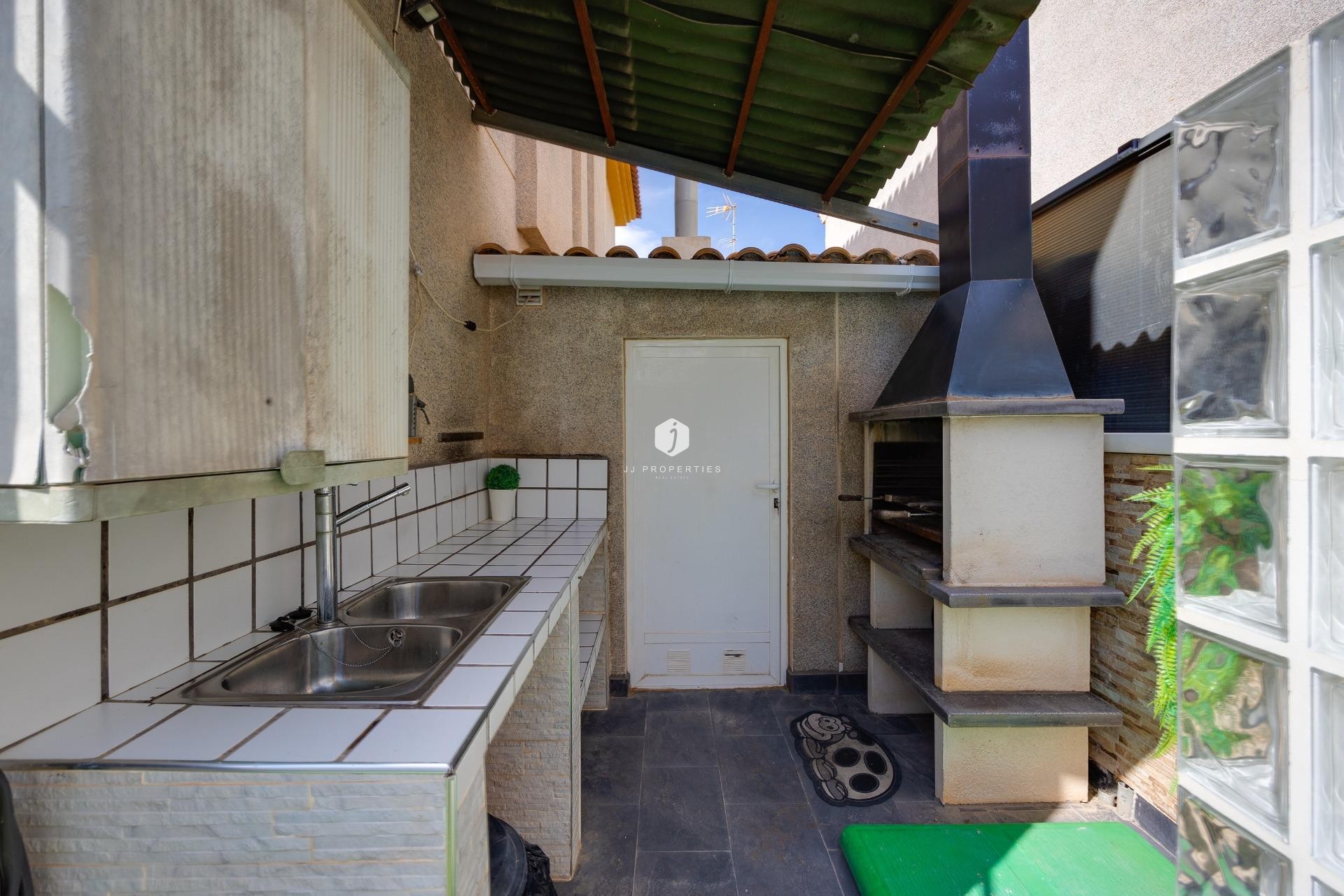 Aus zweiter Hand - Villa -
Los Montesinos - La herrada