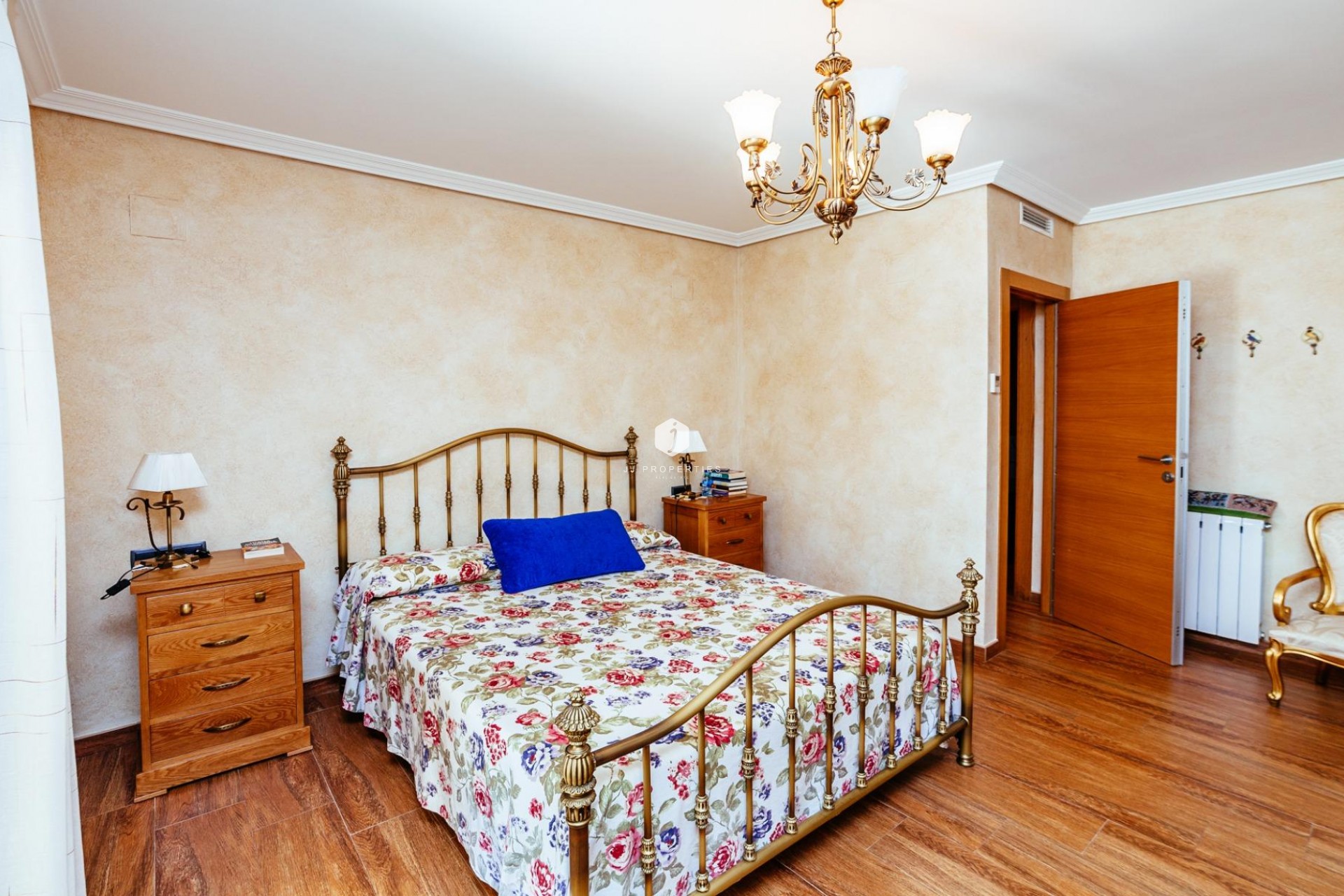 Aus zweiter Hand - Villa -
Los Montesinos - Montesinos  Los