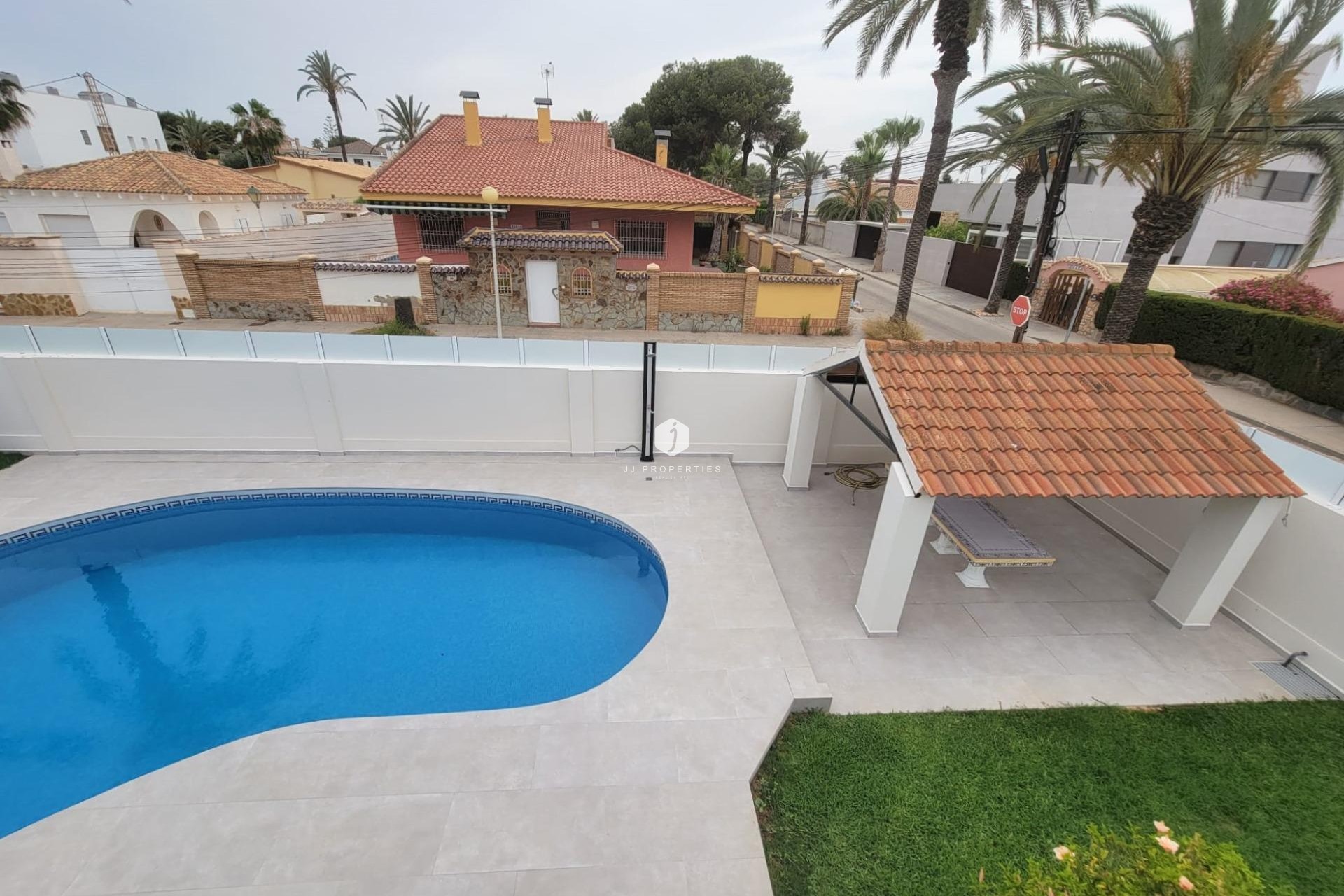 Aus zweiter Hand - Villa -
Orihuela Costa - Cabo Roig