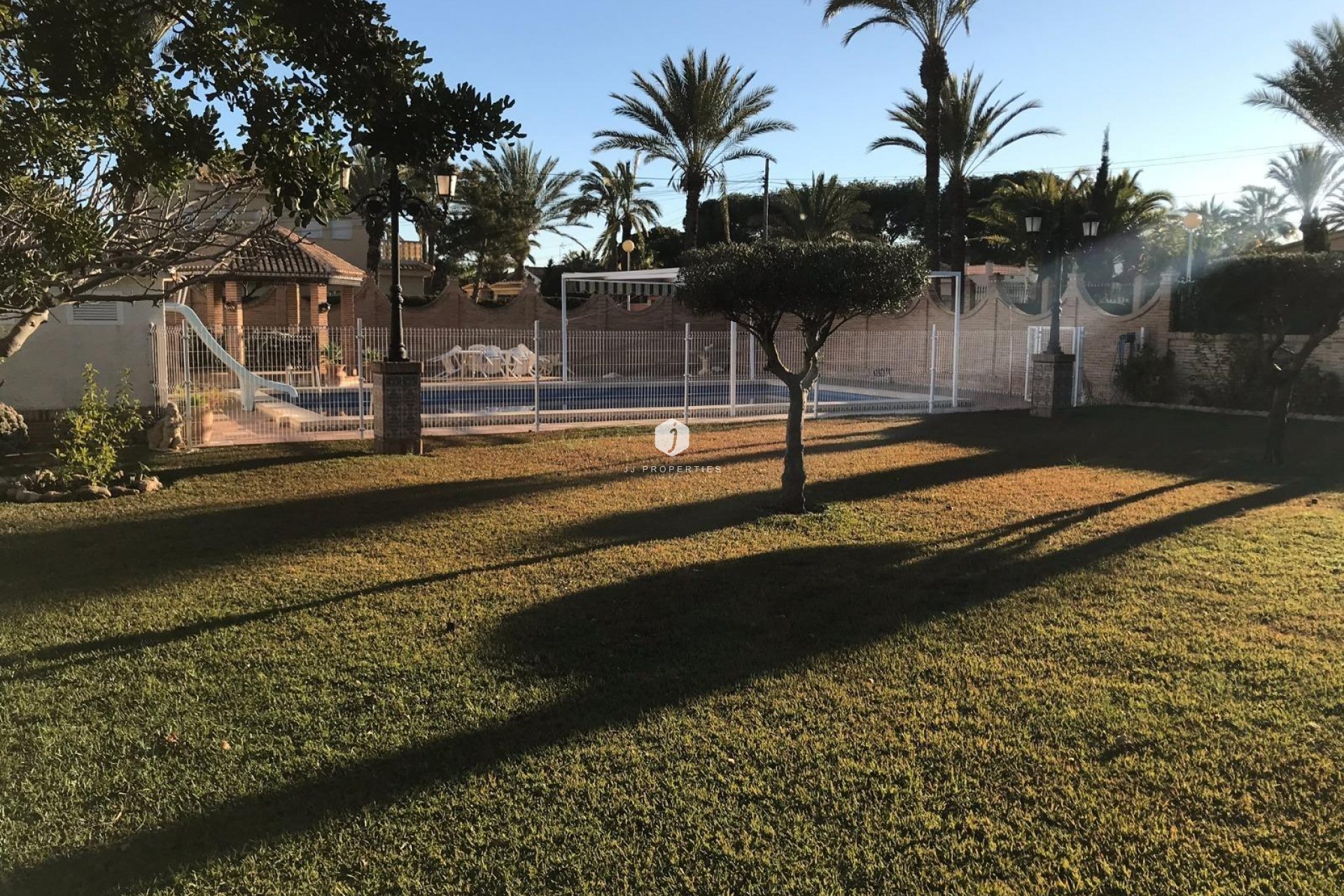 Aus zweiter Hand - Villa -
Orihuela Costa - Cabo Roig