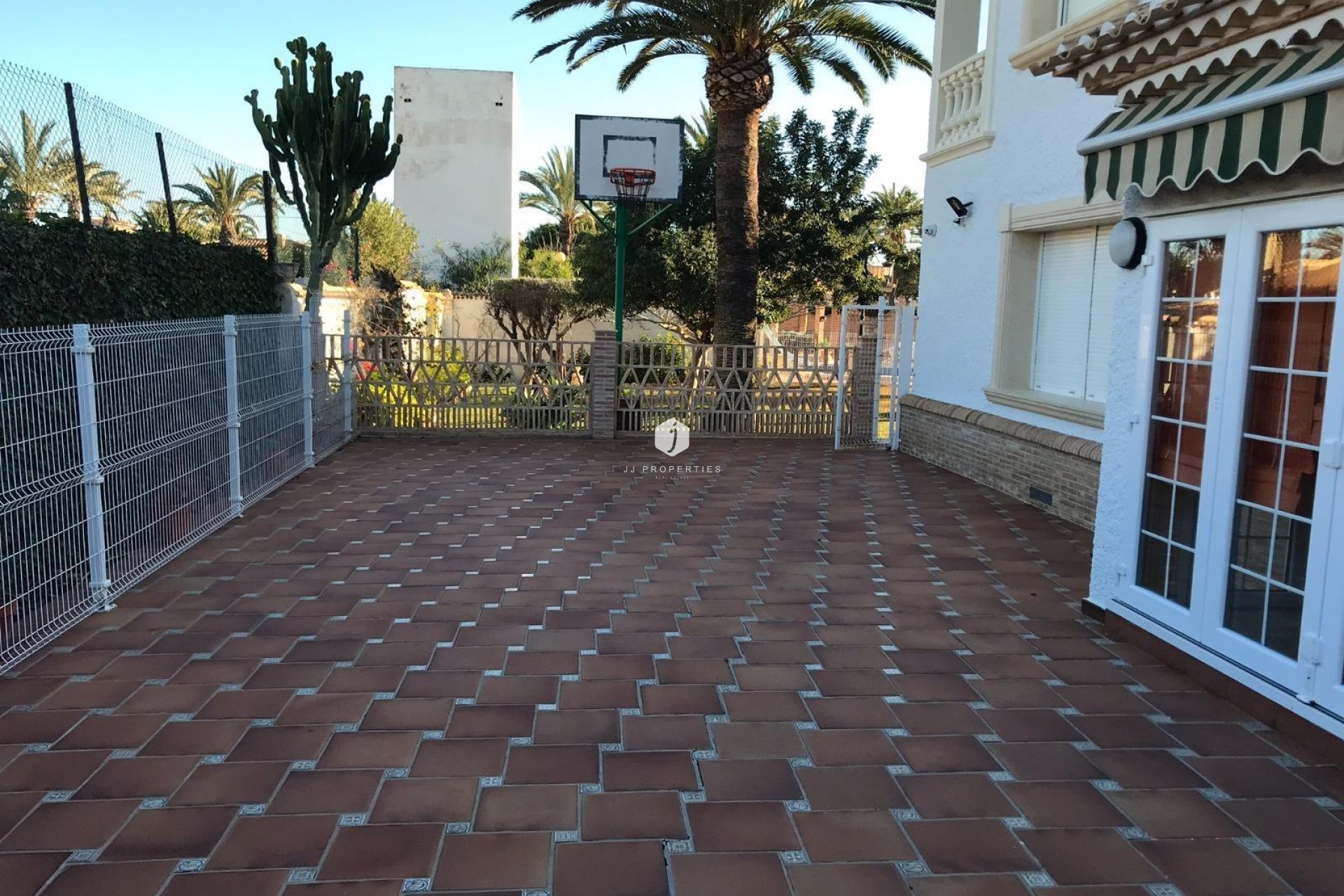 Aus zweiter Hand - Villa -
Orihuela Costa - Cabo Roig