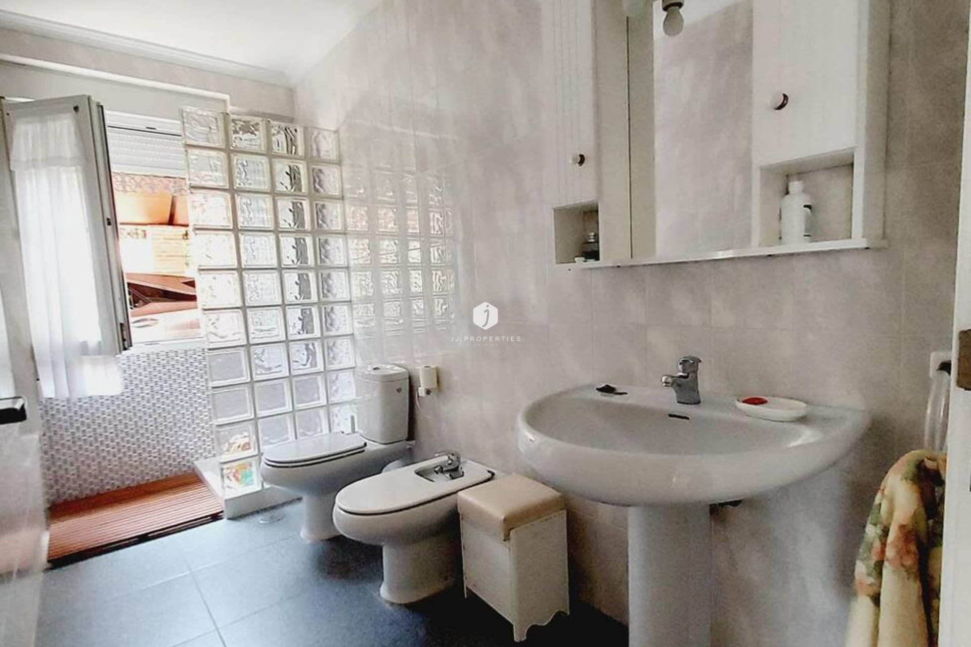 Aus zweiter Hand - Villa -
Orihuela Costa - Cabo Roig