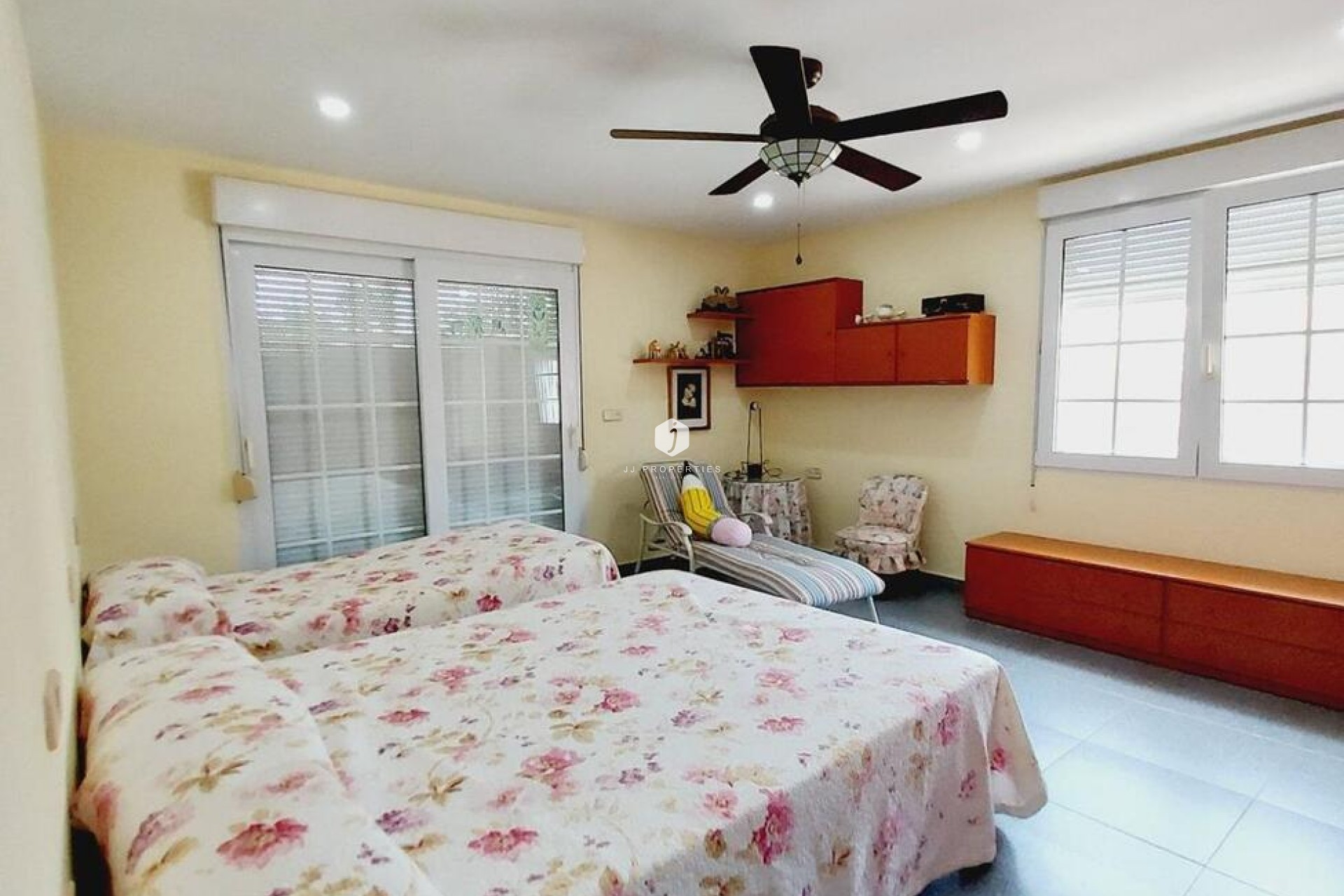 Aus zweiter Hand - Villa -
Orihuela Costa - Cabo Roig