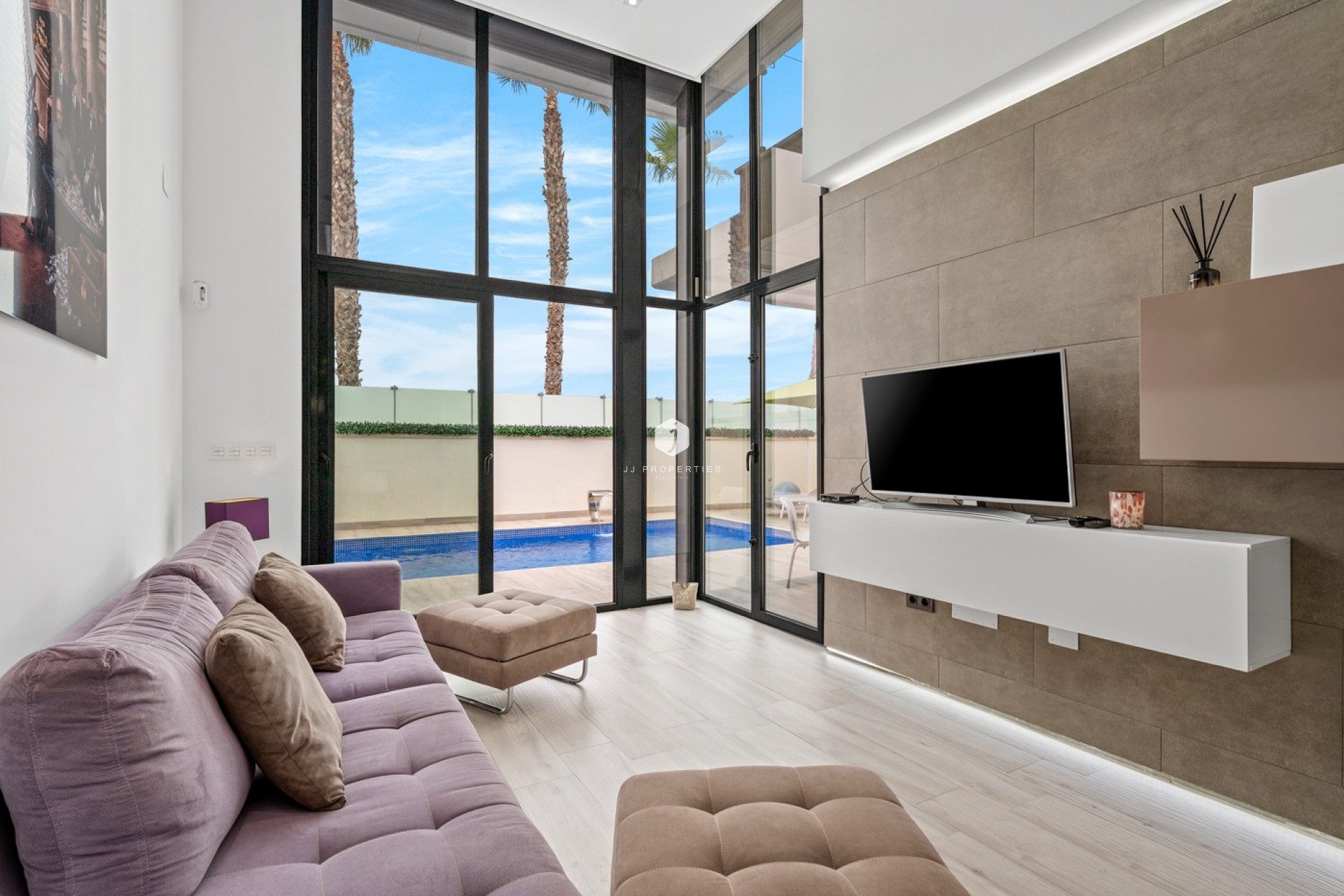 Aus zweiter Hand - Villa -
Orihuela Costa - Cabo Roig