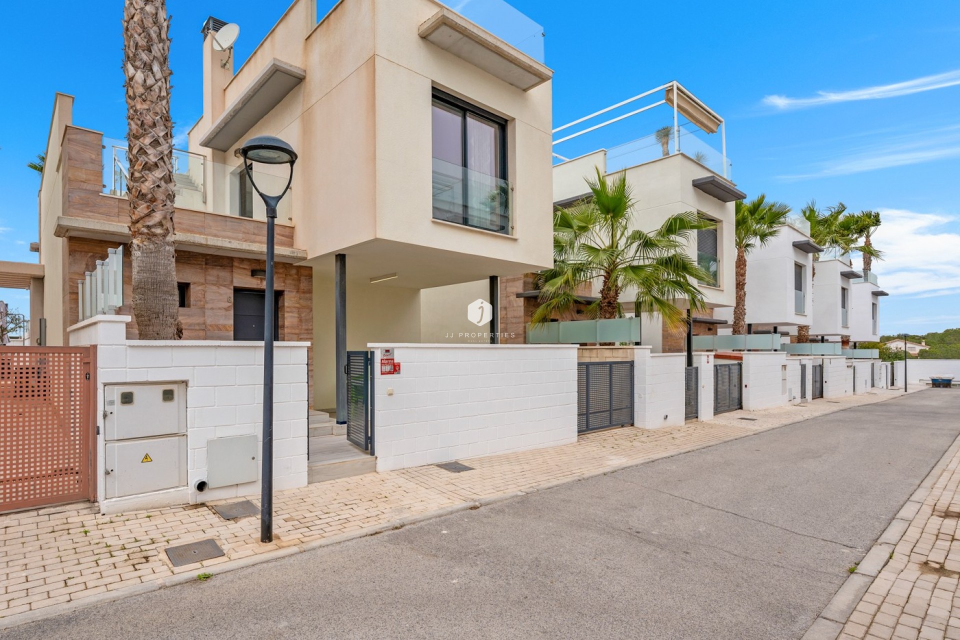 Aus zweiter Hand - Villa -
Orihuela Costa - Cabo Roig