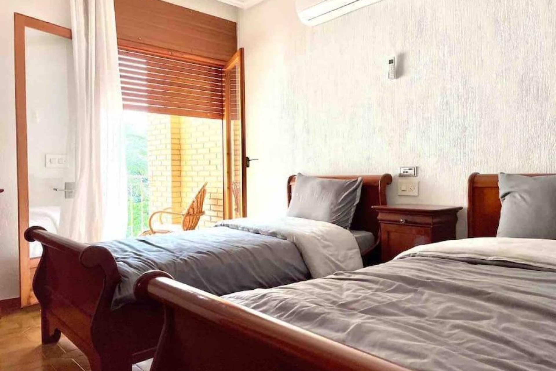 Aus zweiter Hand - Villa -
Orihuela Costa - Campoamor