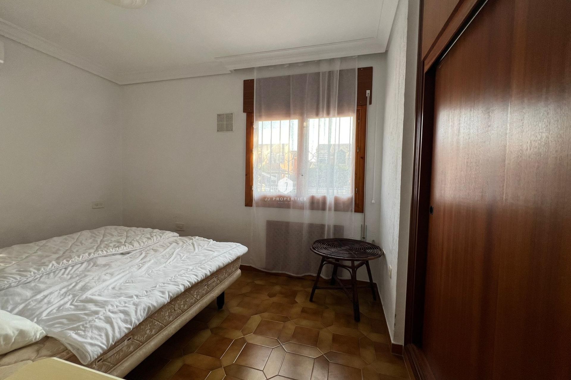 Aus zweiter Hand - Villa -
Orihuela Costa - Campoamor