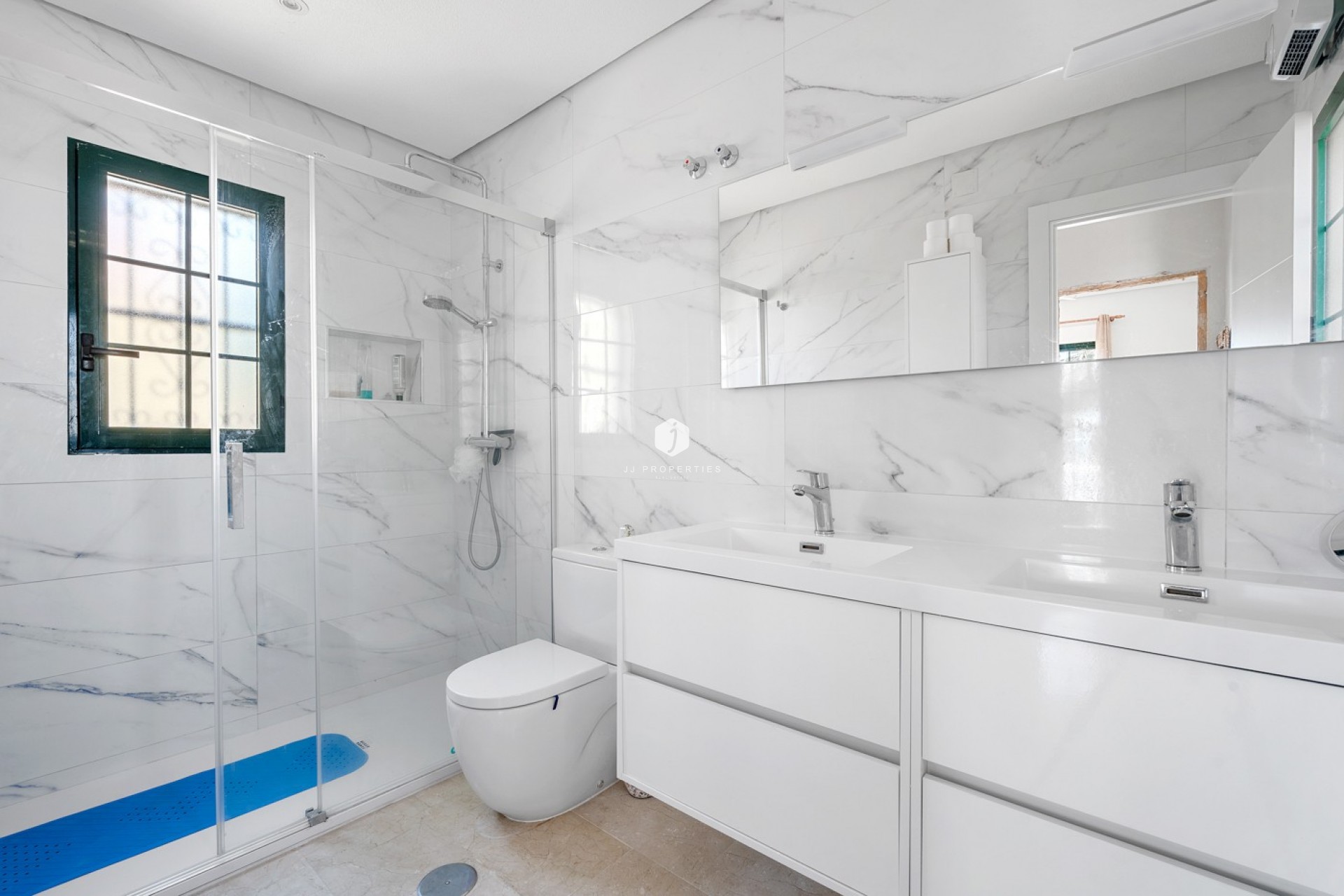 Aus zweiter Hand - Villa -
Orihuela Costa - Costa Blanca