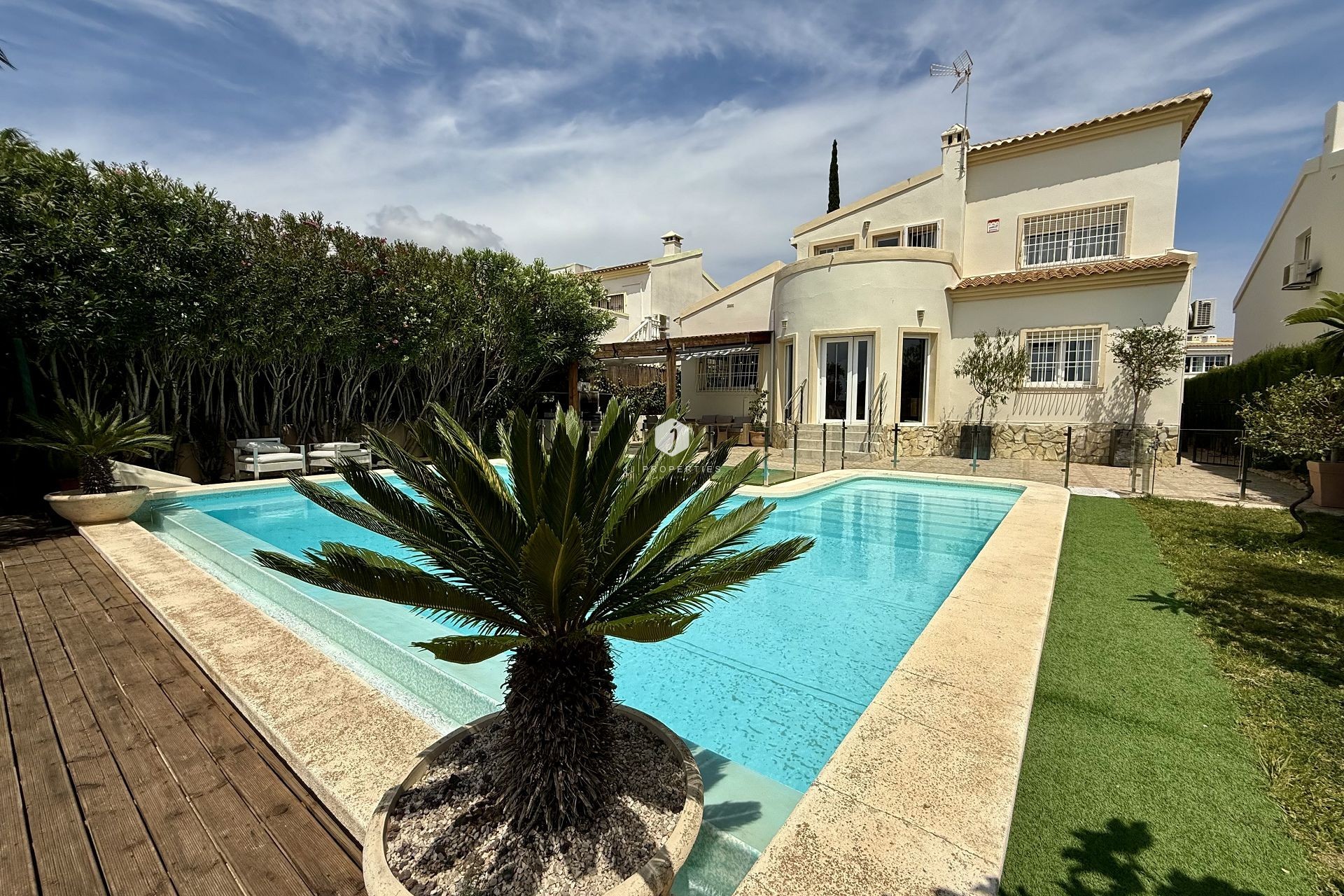 Aus zweiter Hand - Villa -
Orihuela Costa - Costa Blanca