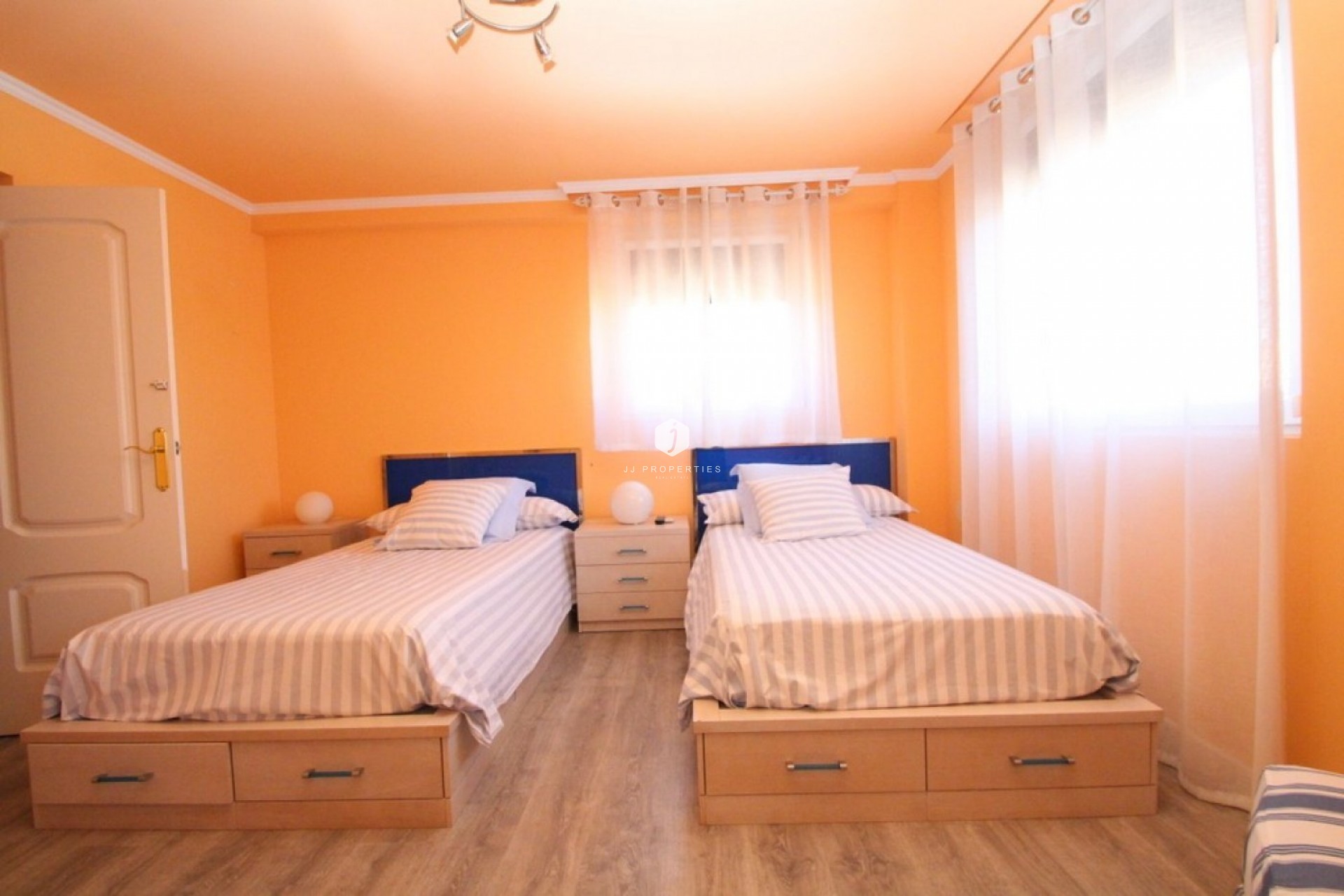 Aus zweiter Hand - Villa -
Orihuela Costa - Costa Blanca