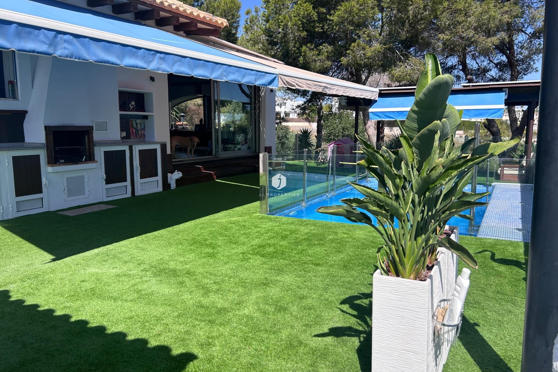 Aus zweiter Hand - Villa -
Orihuela Costa - Costa Blanca