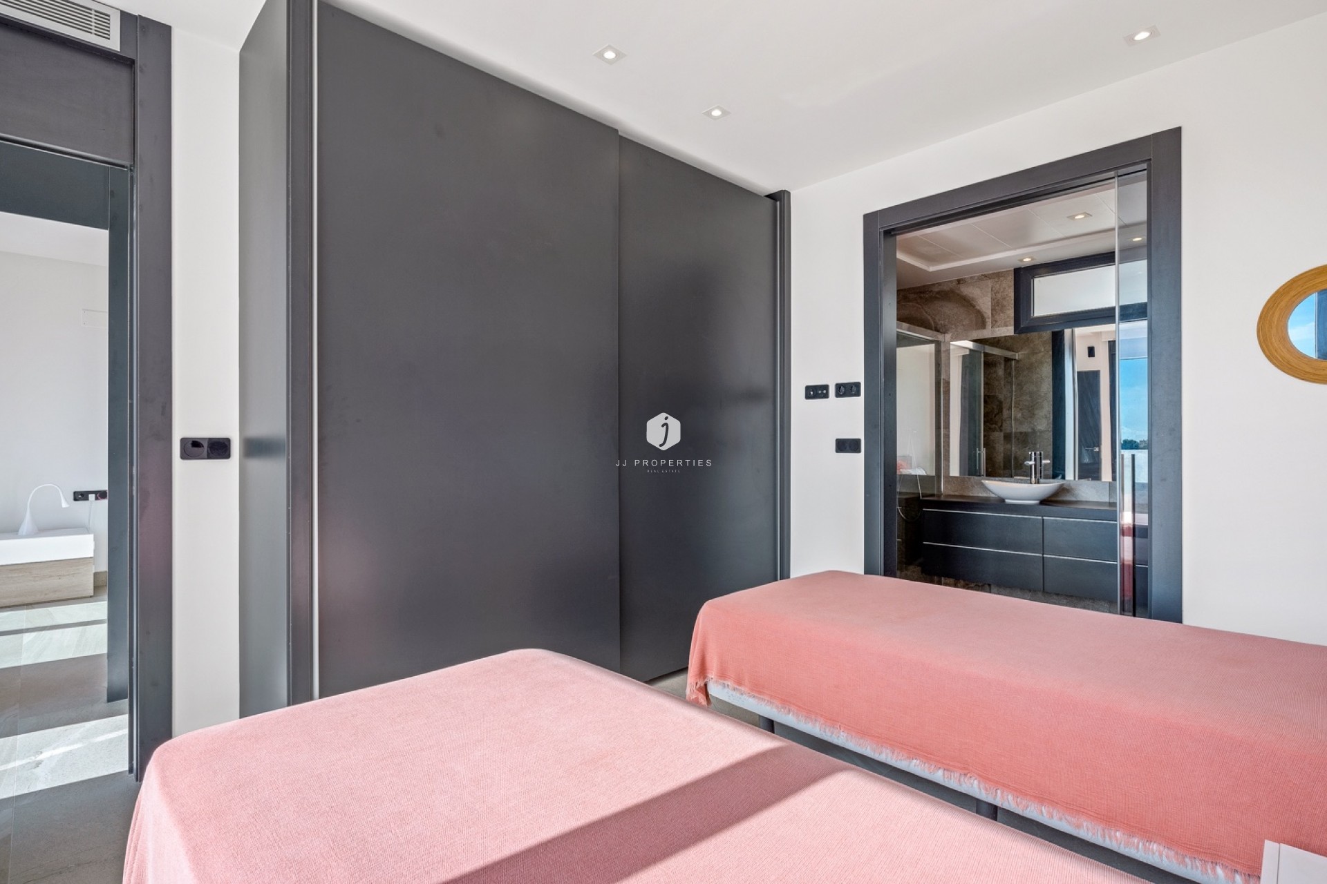 Aus zweiter Hand - Villa -
Orihuela Costa - Costa Blanca