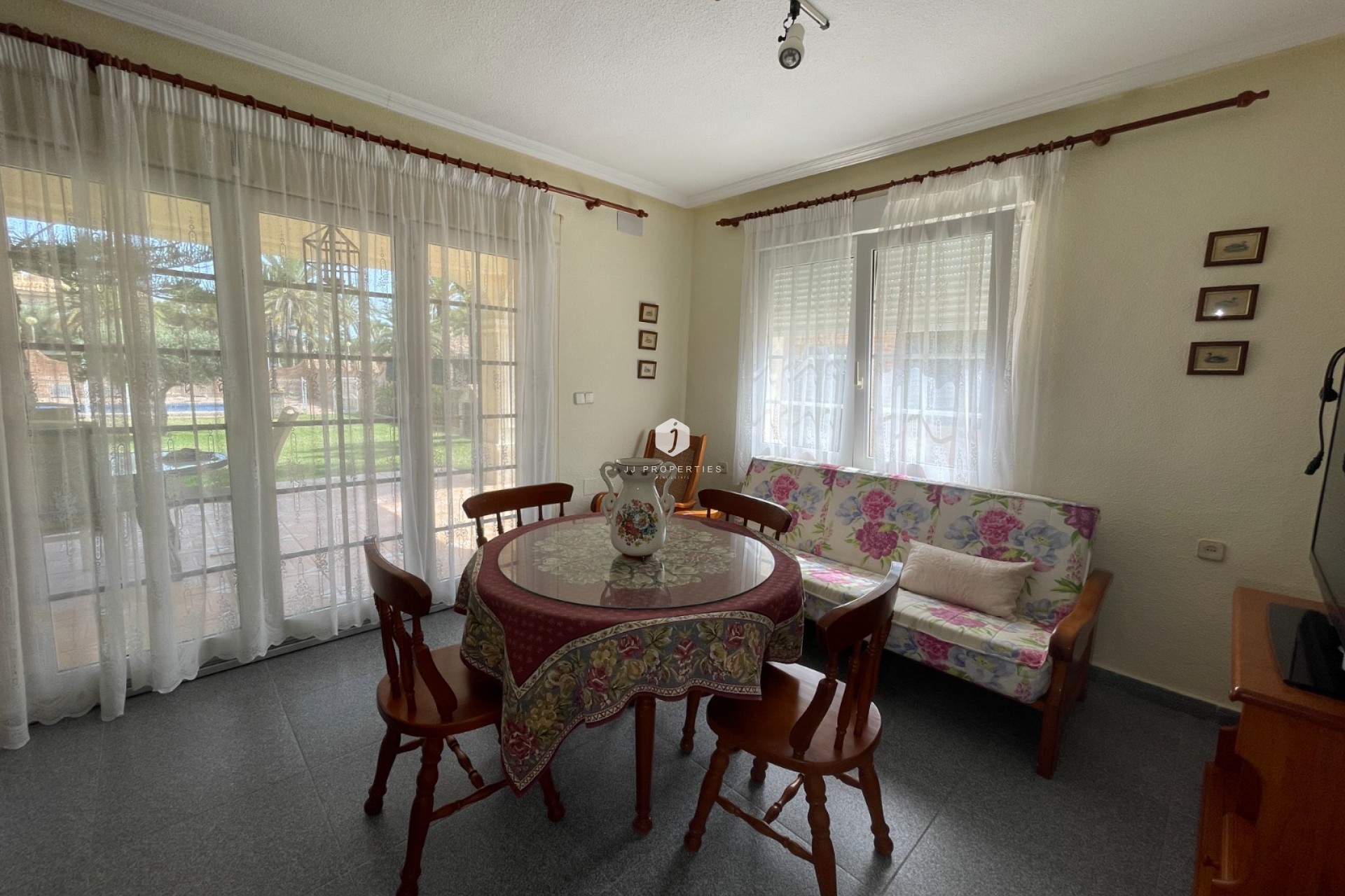 Aus zweiter Hand - Villa -
Orihuela Costa - Costa Blanca