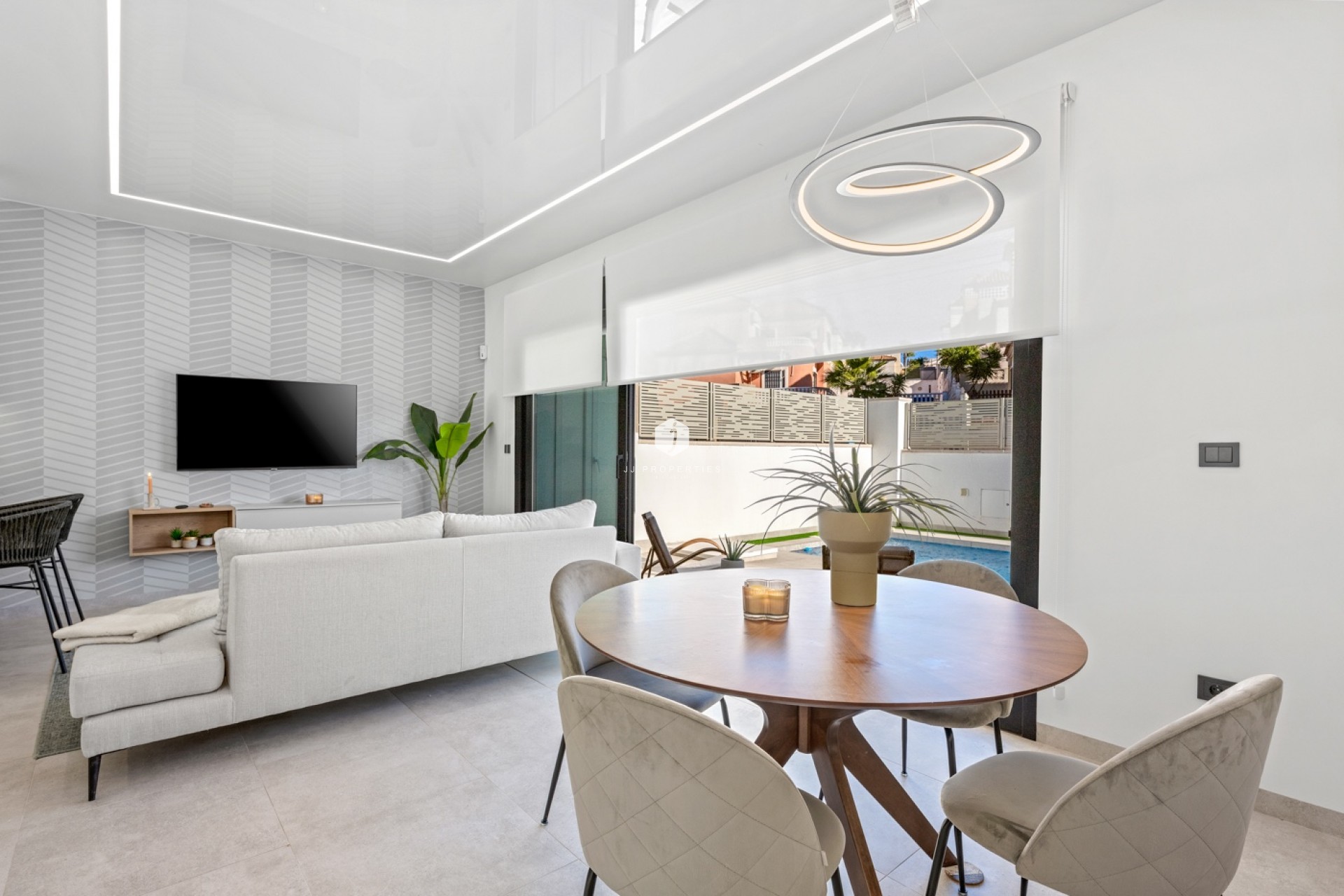 Aus zweiter Hand - Villa -
Orihuela Costa - Costa Blanca