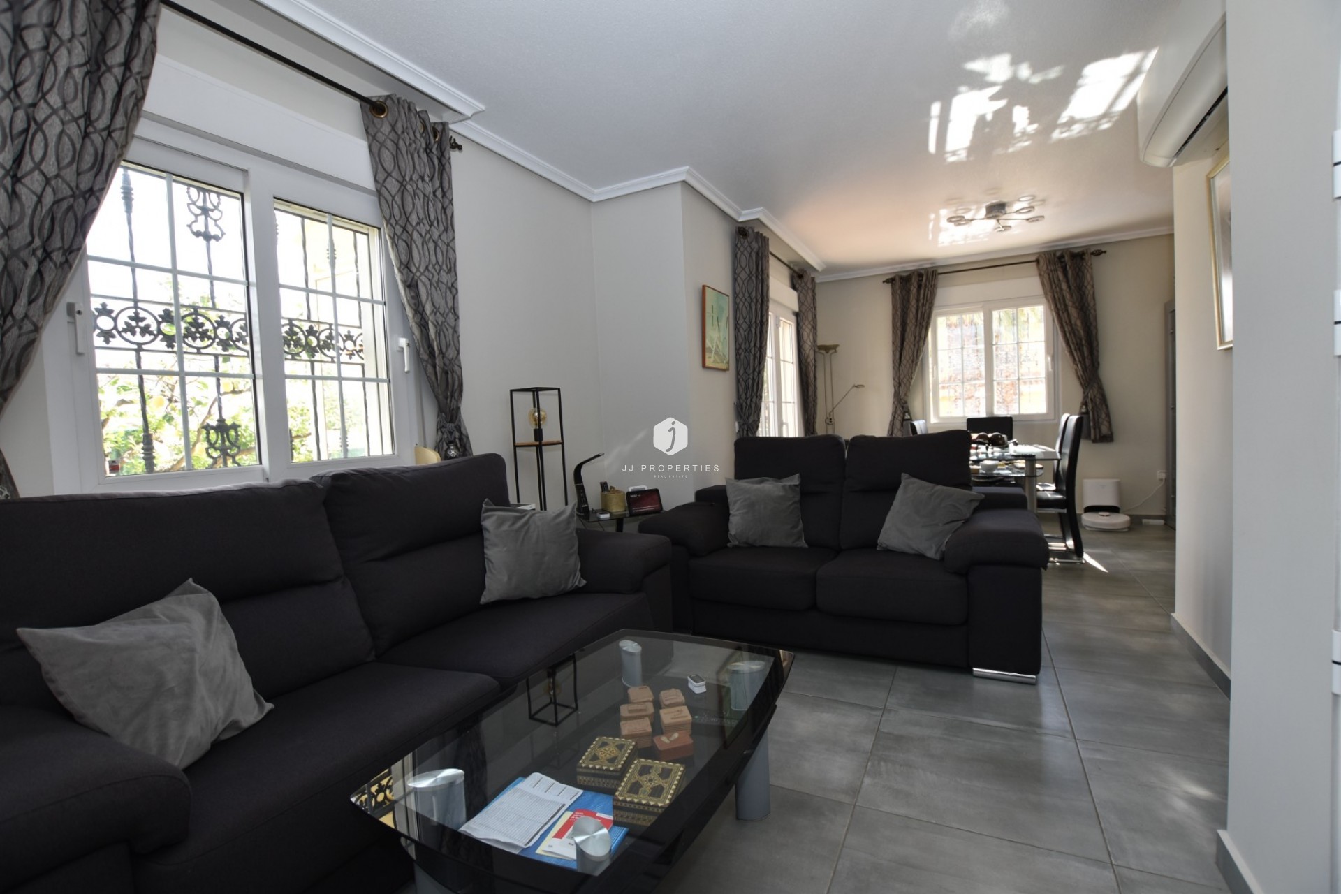 Aus zweiter Hand - Villa -
Orihuela Costa - Costa Blanca