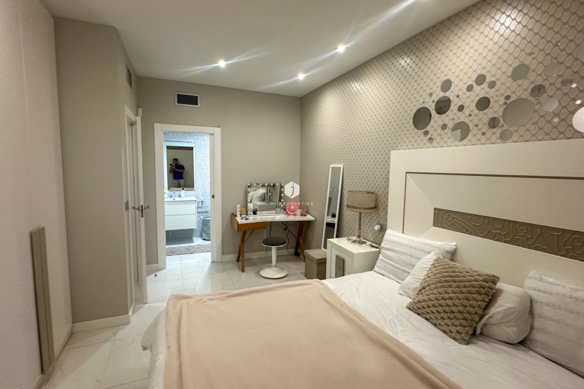 Aus zweiter Hand - Villa -
Orihuela Costa - Costa Blanca