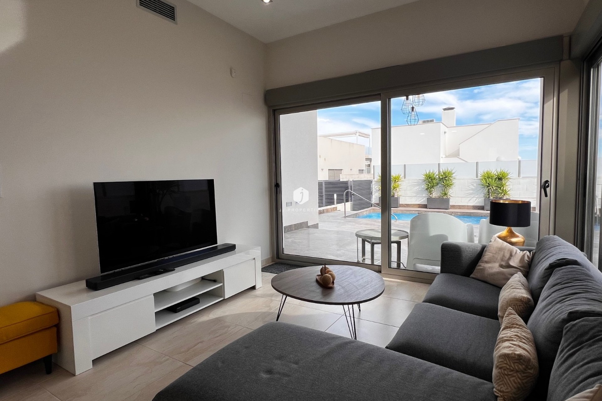 Aus zweiter Hand - Villa -
Orihuela Costa - Costa Blanca