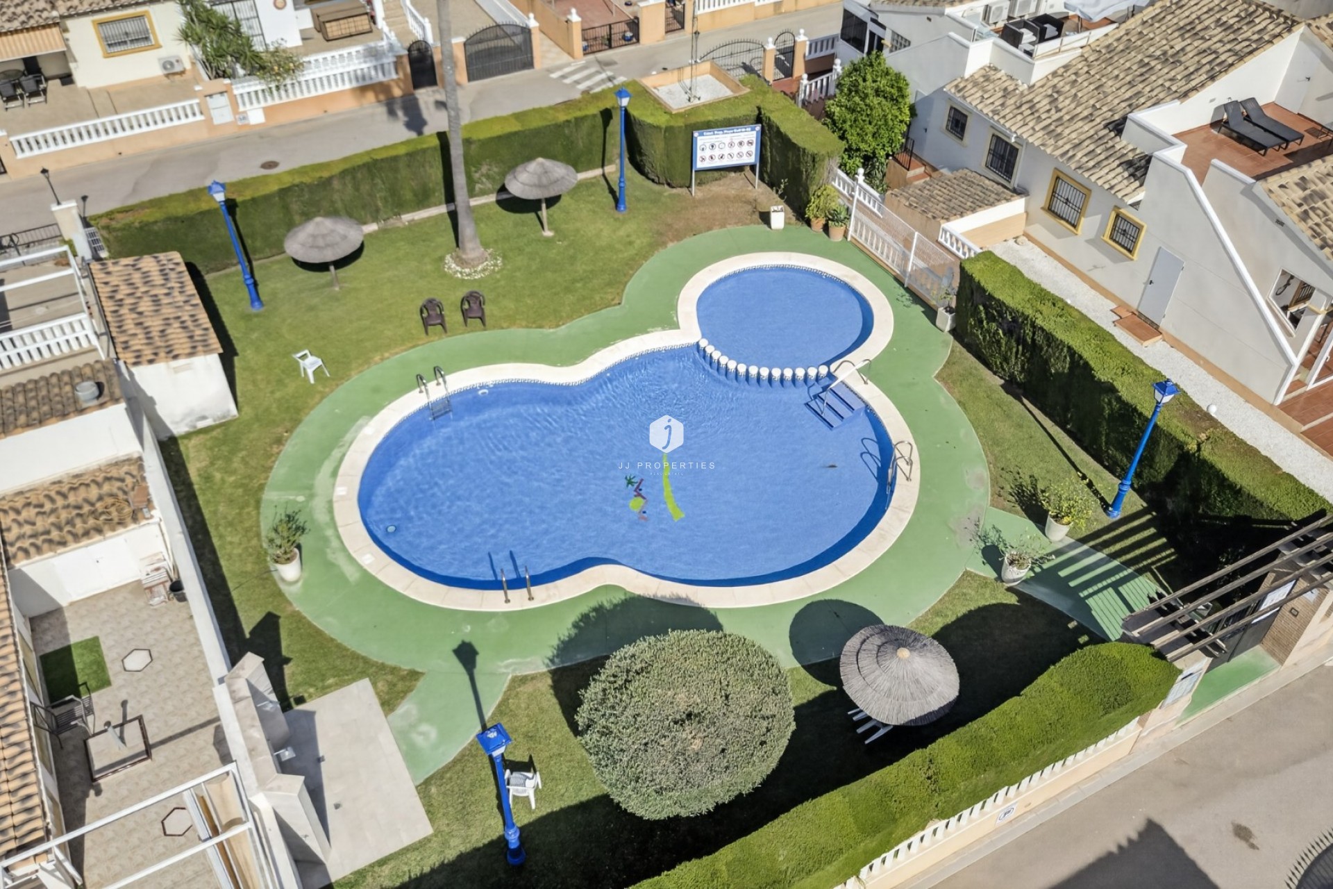 Aus zweiter Hand - Villa -
Orihuela Costa - Costa Blanca