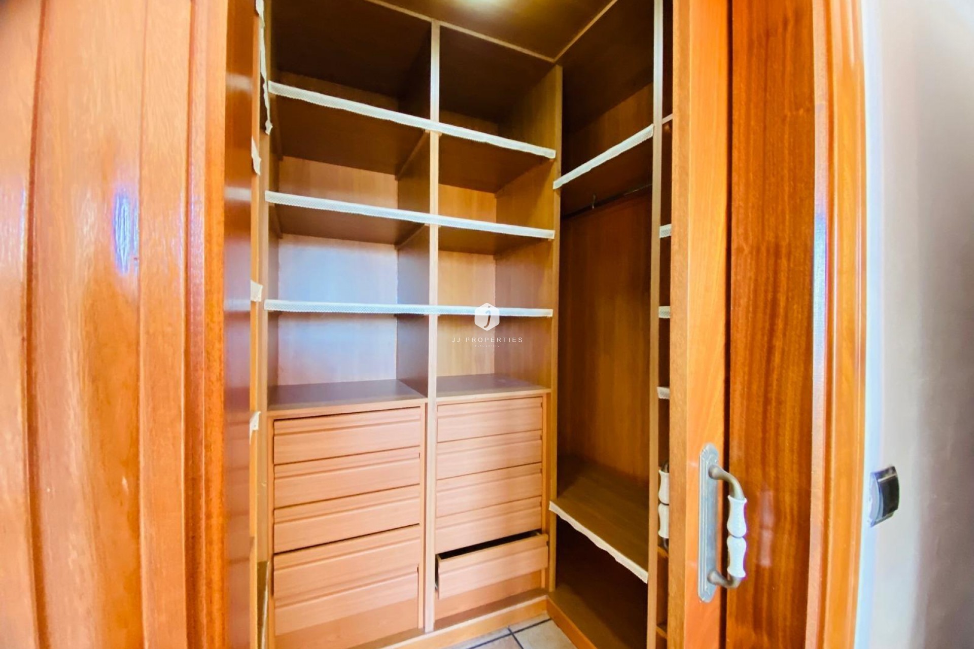 Aus zweiter Hand - Villa -
Orihuela Costa - La Florida