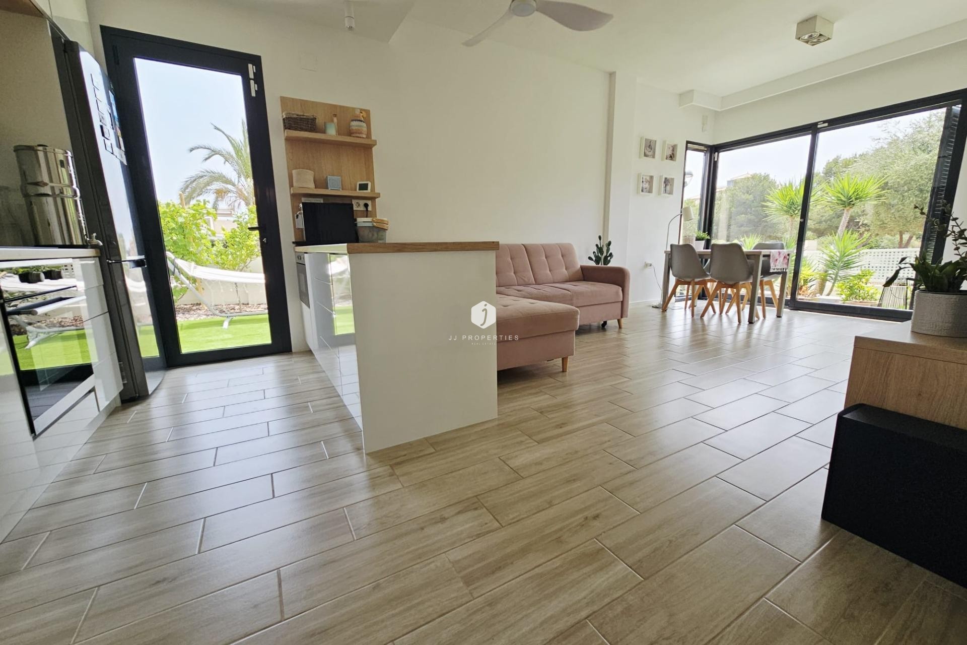 Aus zweiter Hand - Villa -
Orihuela Costa - La Regia