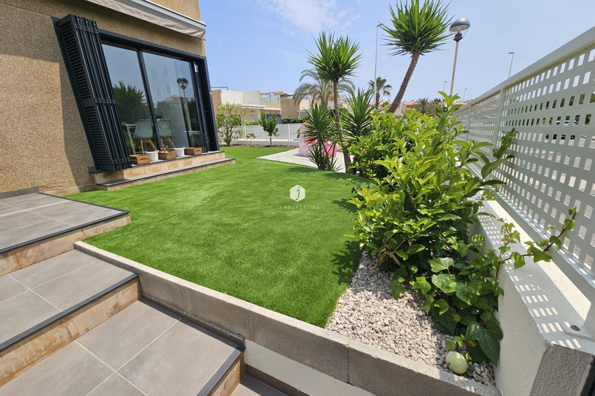 Aus zweiter Hand - Villa -
Orihuela Costa - La Regia