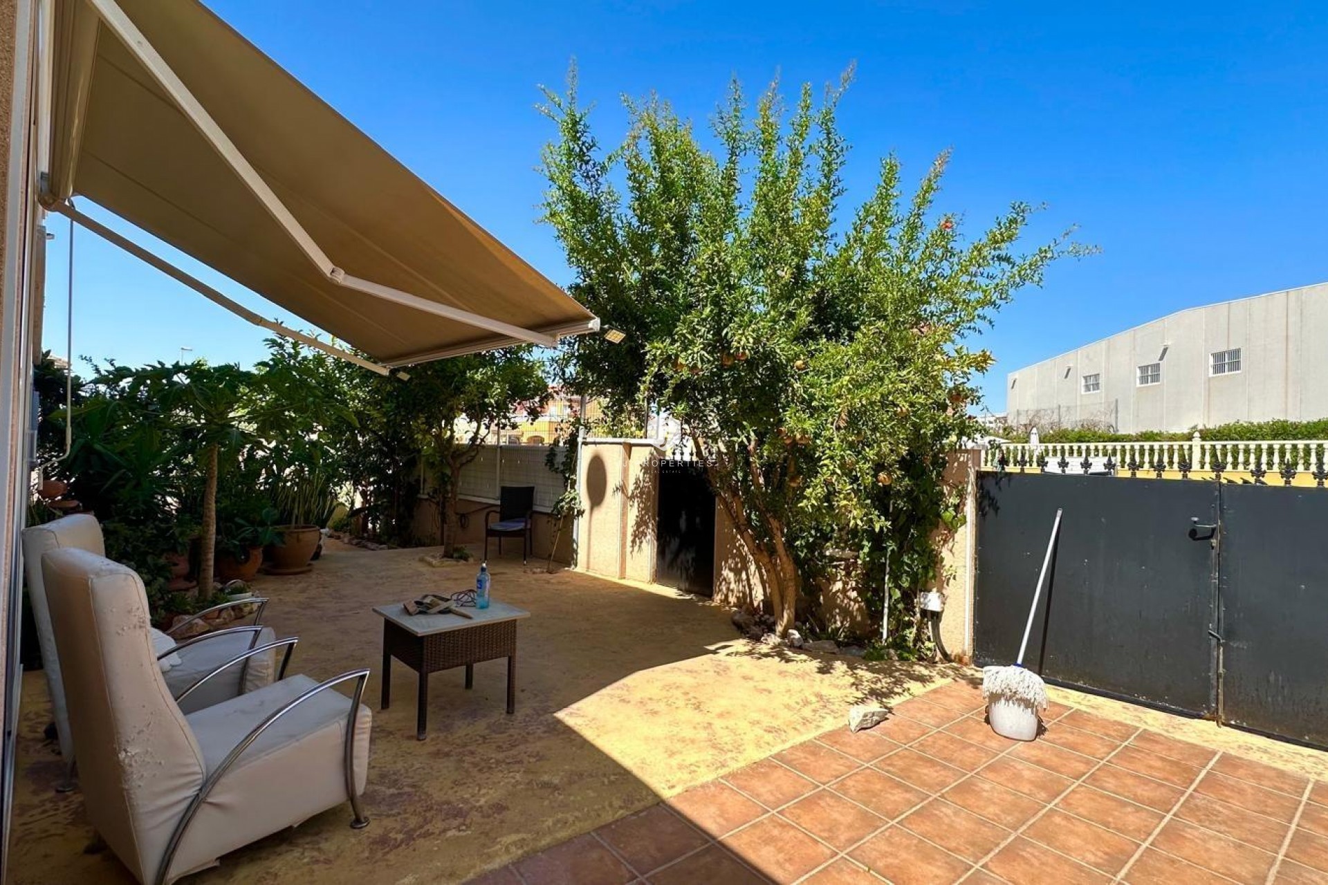Aus zweiter Hand - Villa -
Orihuela Costa - La Regia
