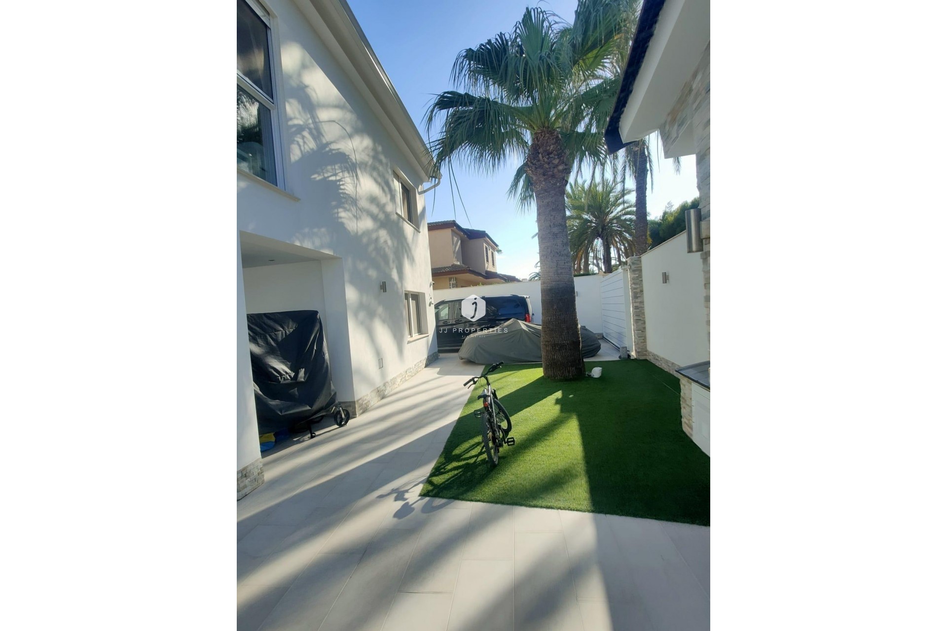 Aus zweiter Hand - Villa -
Orihuela Costa - La Zenia