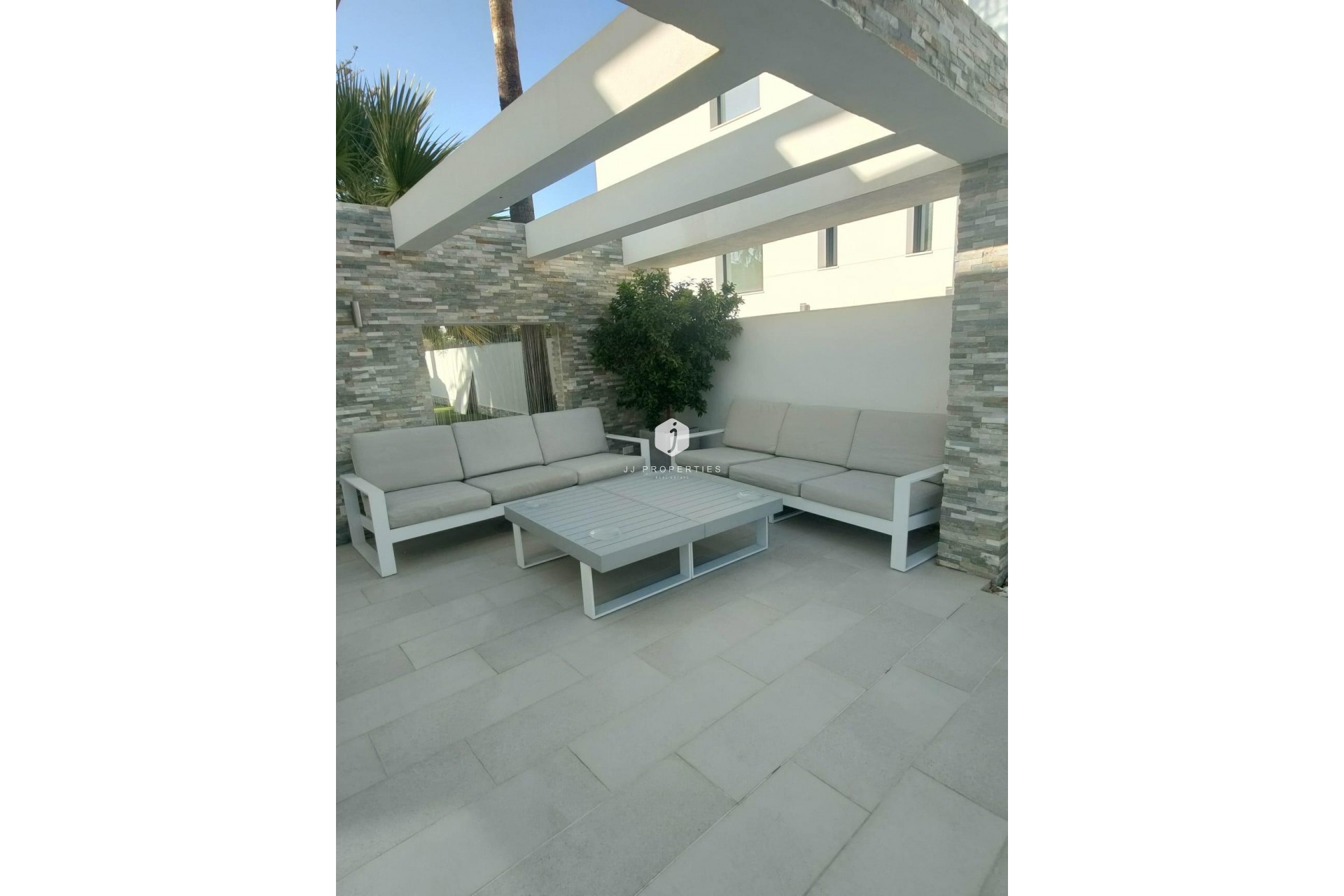 Aus zweiter Hand - Villa -
Orihuela Costa - La Zenia