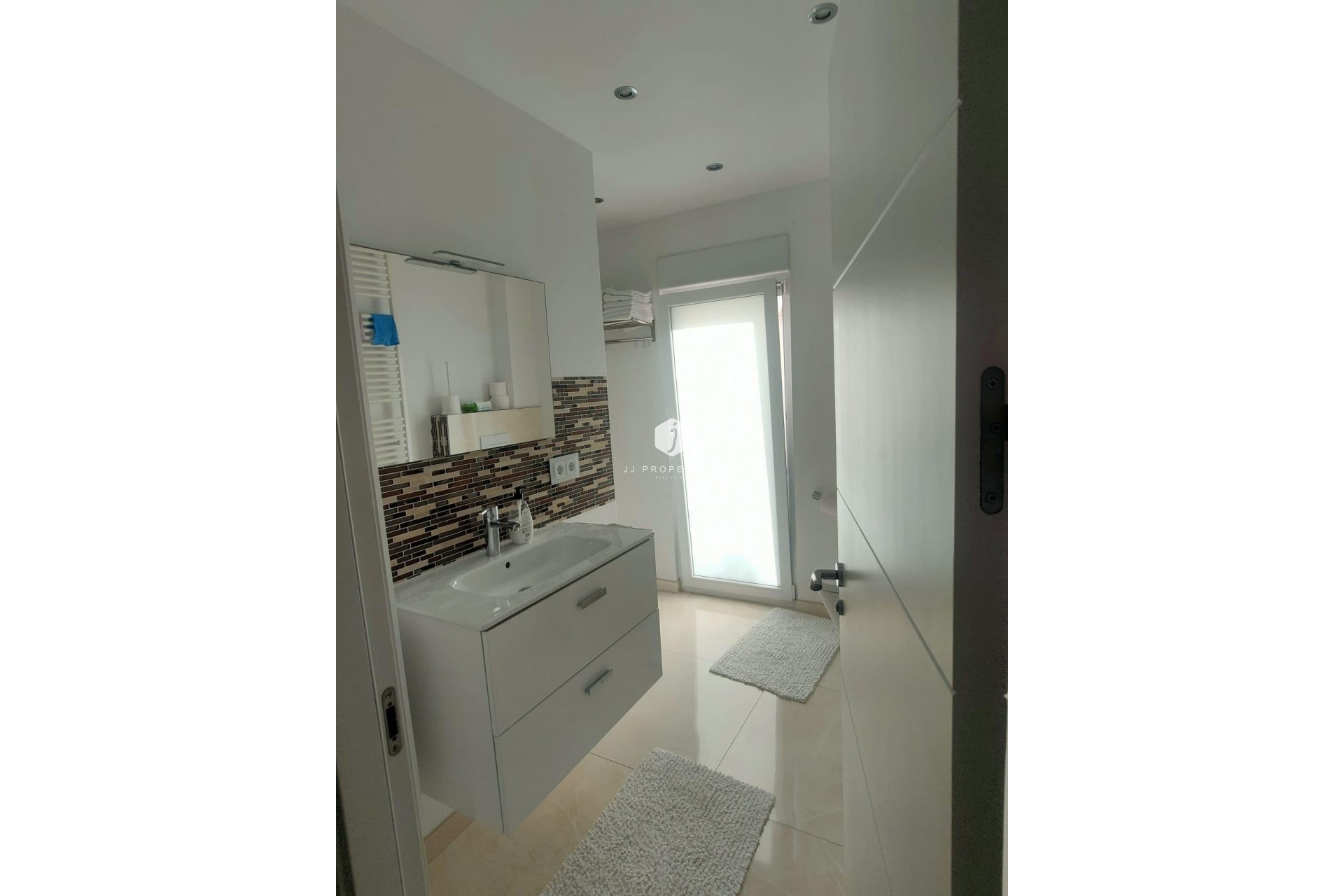 Aus zweiter Hand - Villa -
Orihuela Costa - La Zenia