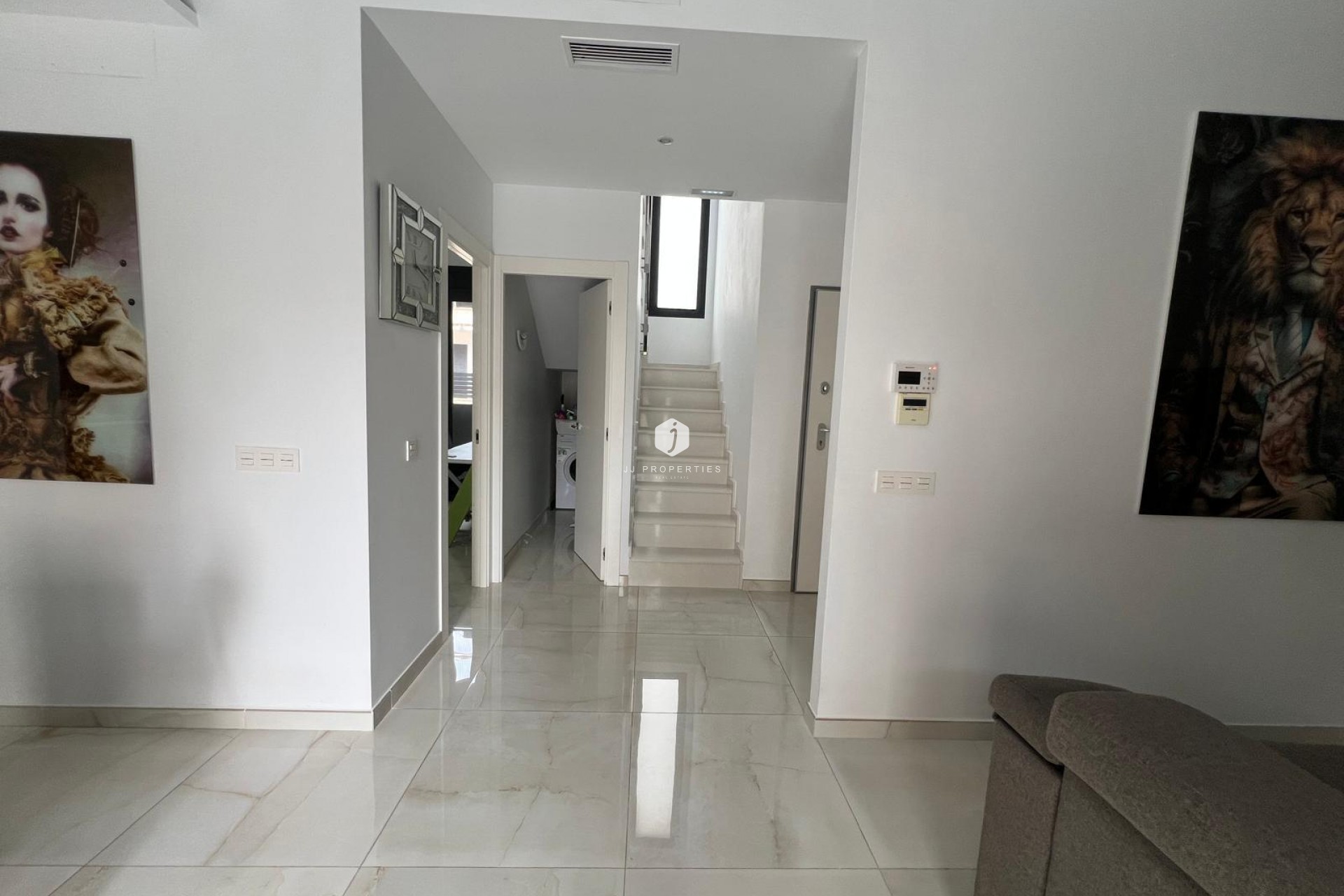 Aus zweiter Hand - Villa -
Orihuela Costa - Lomas de Cabo Roig