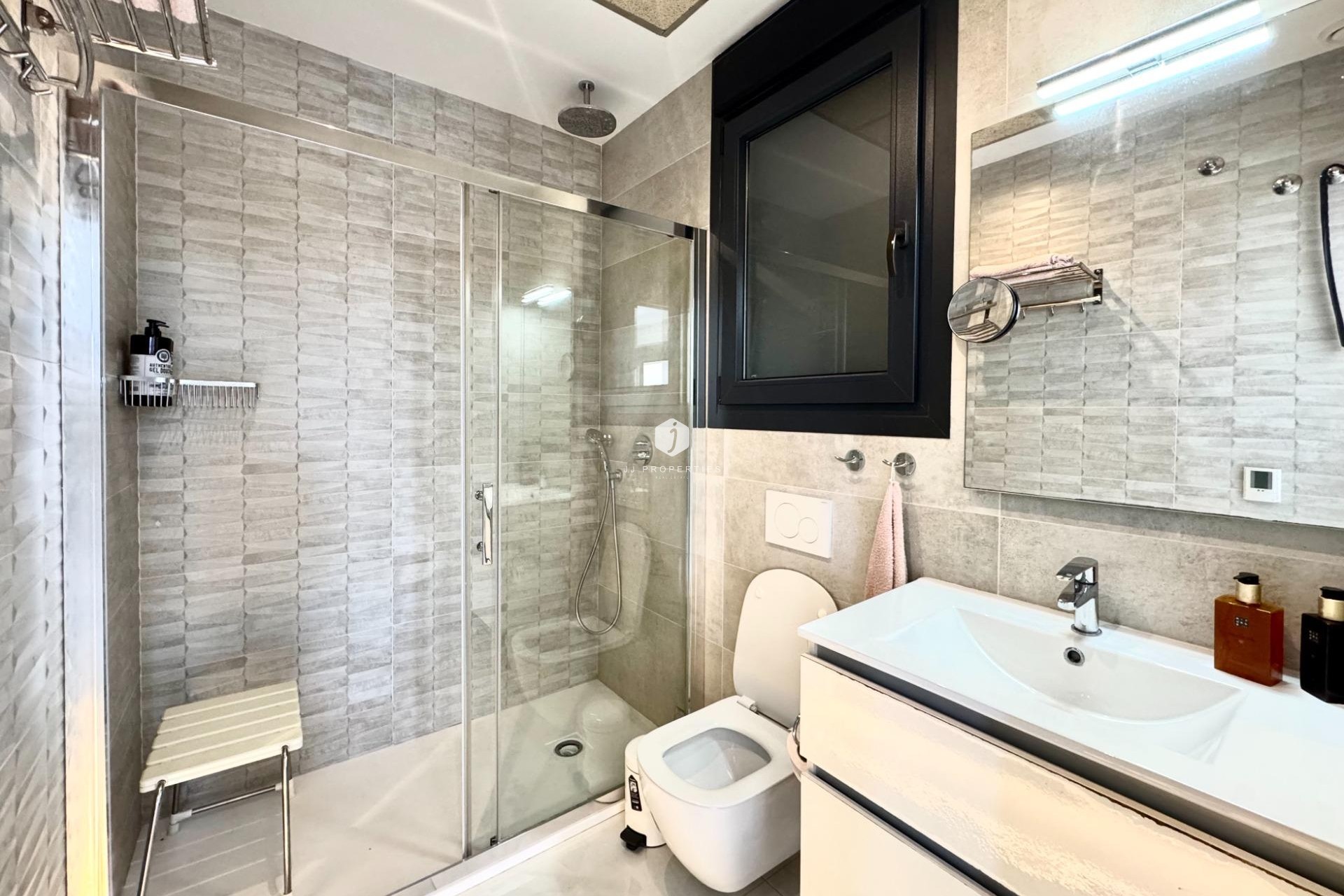 Aus zweiter Hand - Villa -
Orihuela Costa - Lomas de Cabo Roig