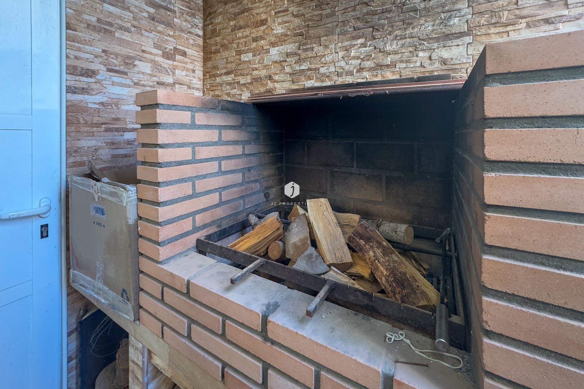 Aus zweiter Hand - Villa -
Orihuela Costa - Los Almendros-la Florida